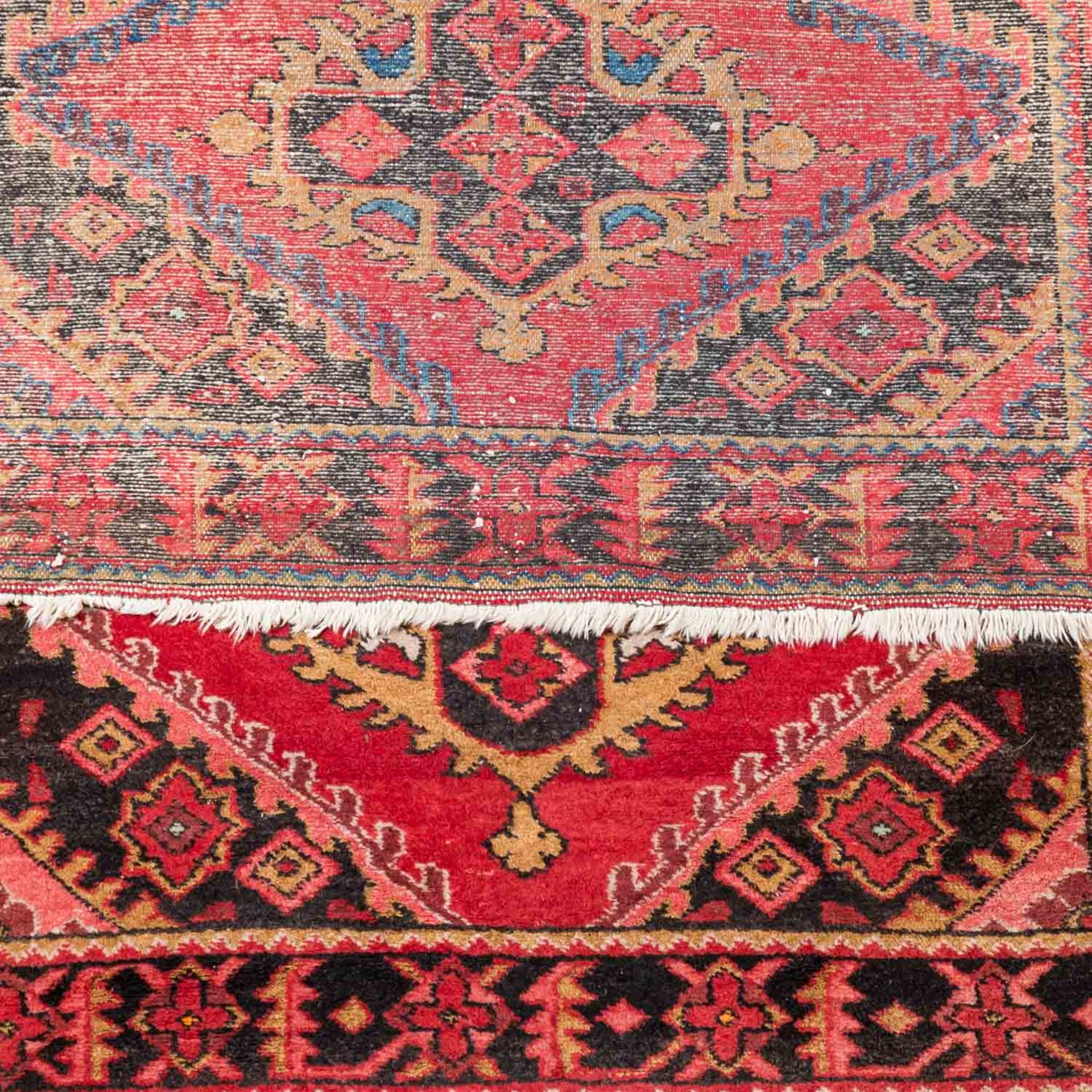 Vier dörfliche Teppiche. PERSIEN und TÜRKEI:1 Belutsch "Gebetsteppich" antik, Nordos - Bild 5 aus 10