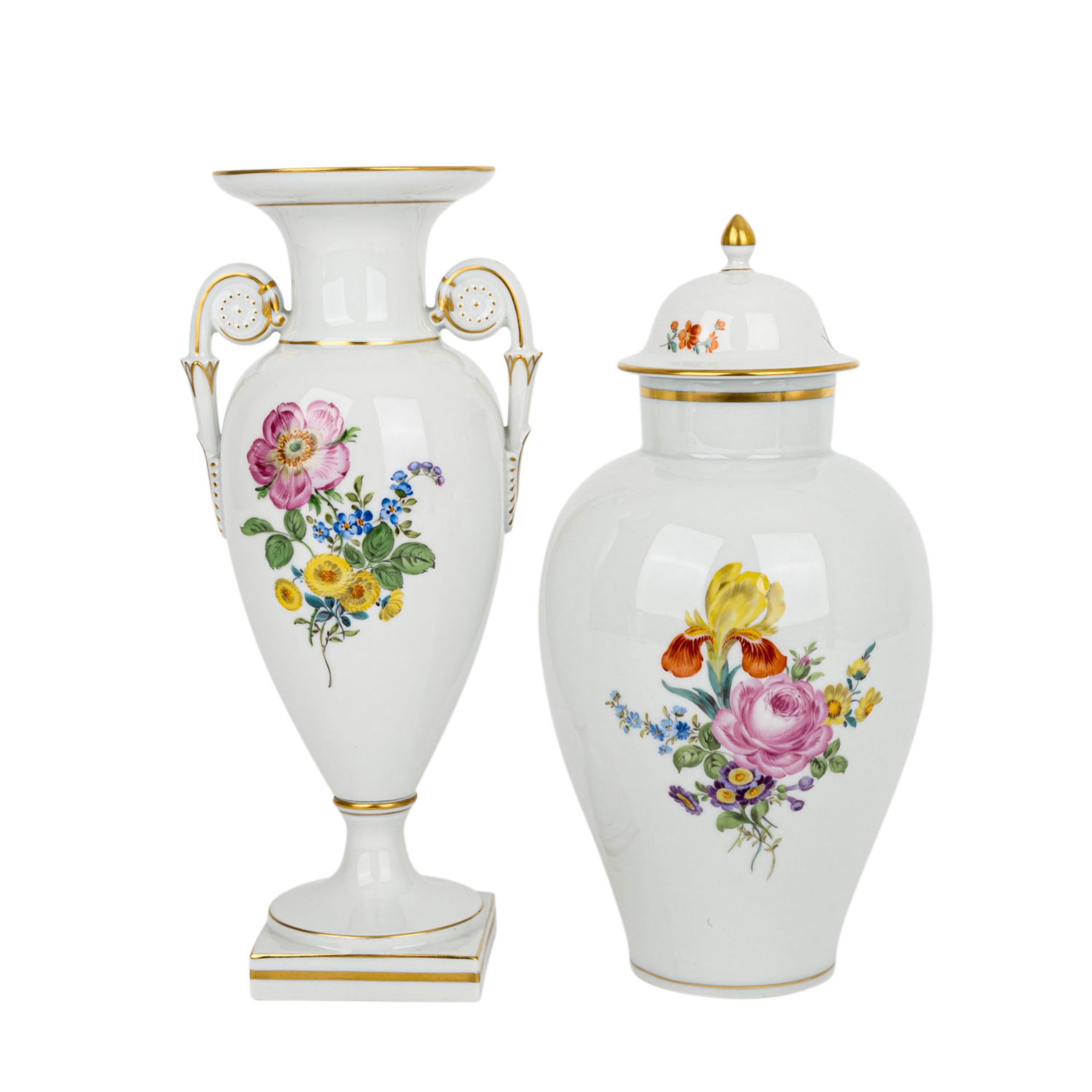 MEISSEN Zwei Vasen 20.Jh.Goldrand und polychromer Blumenmalerei, H: 26 cm. und 24 cm.,