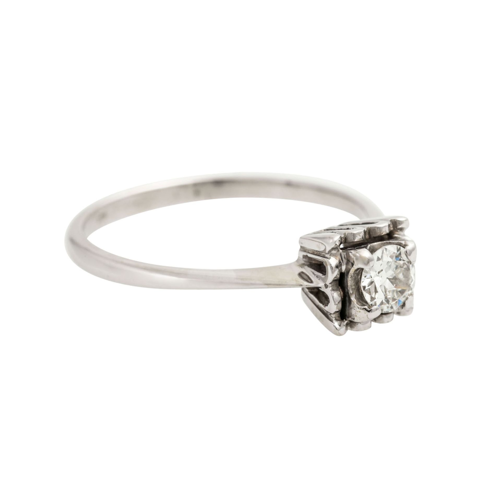 Ring mit Diamant im Übergangsschliff,ca. 0,24 ct, ca. LGW (J)/VS, WG 18K, RW: 55, Mit