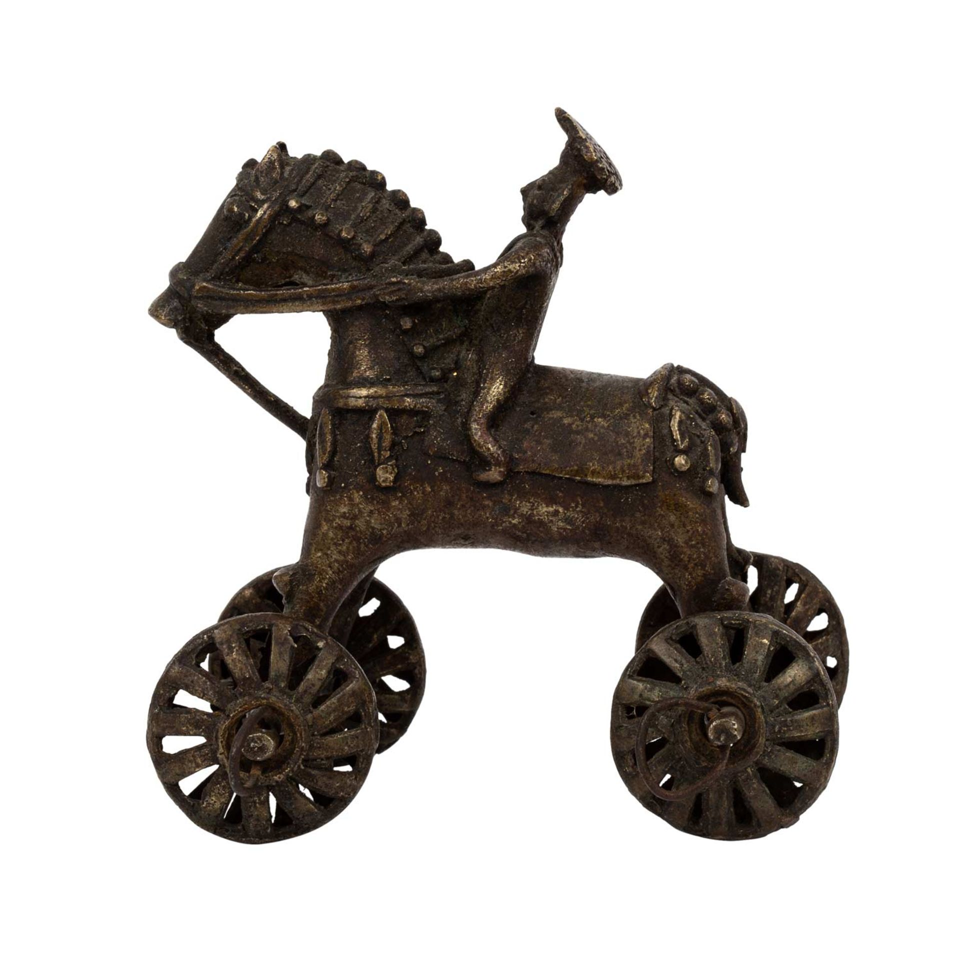 Altes Kinderspielzeug "Pferd" aus Messing-Bronze, INDIEN, 19. Jh..Pferd mit Reiter auf - Image 3 of 6