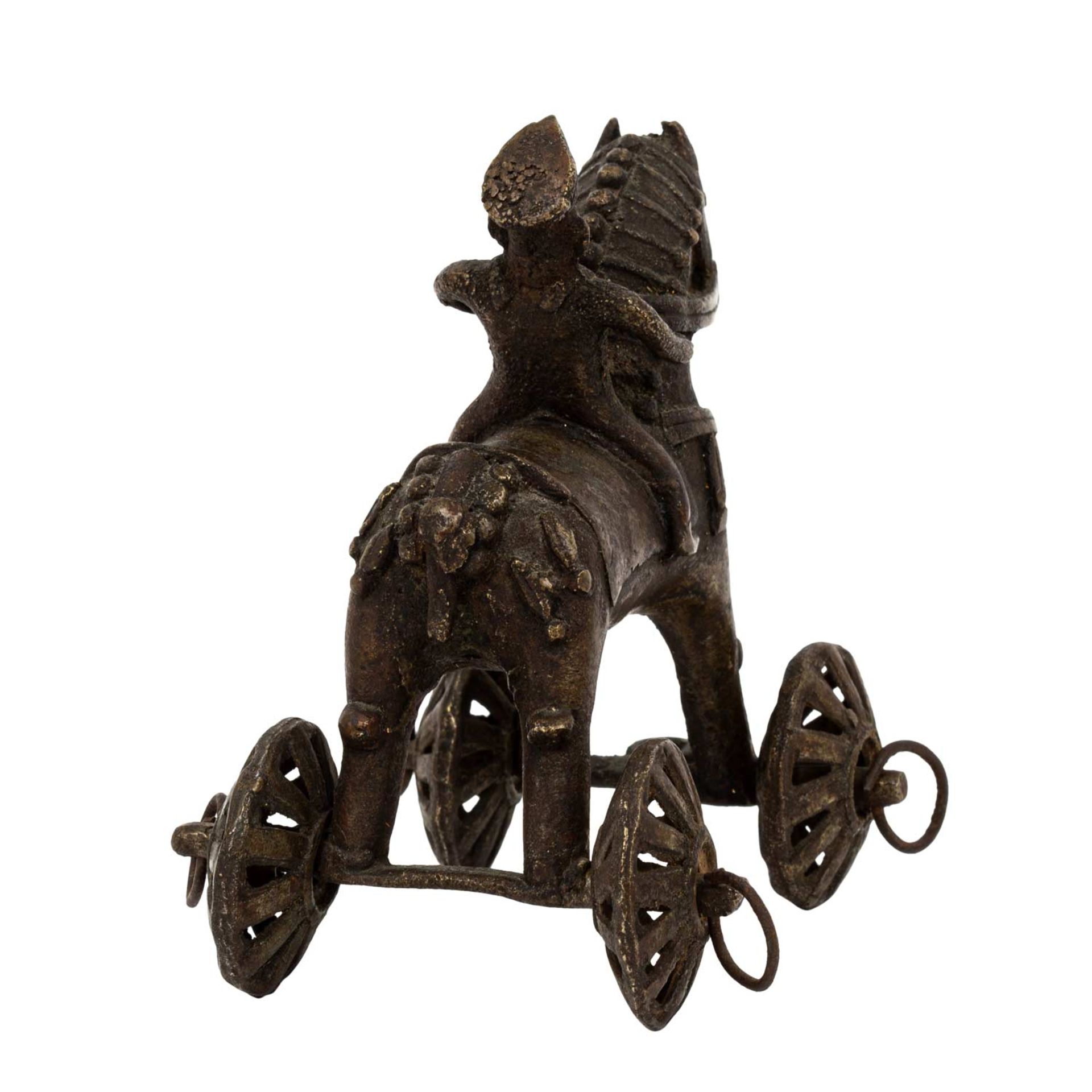 Altes Kinderspielzeug "Pferd" aus Messing-Bronze, INDIEN, 19. Jh..Pferd mit Reiter auf - Image 4 of 6