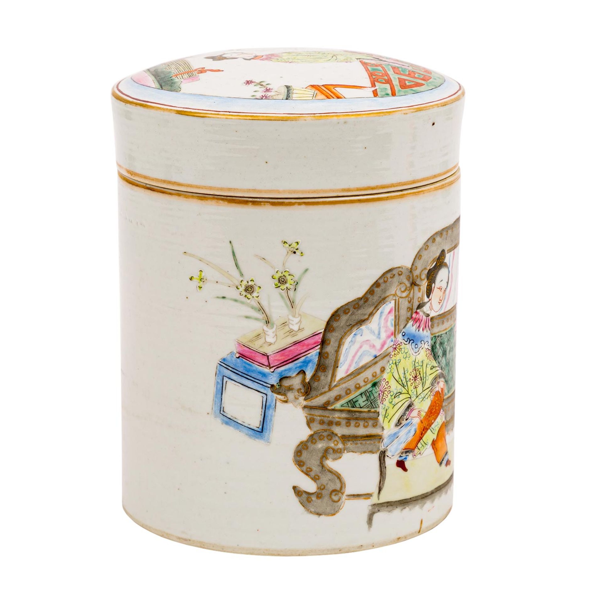 Teedose aus Porzellan. CHINA, 19. Jh..In den Farben der 'Famille rose' bemalt mit eine - Bild 4 aus 6