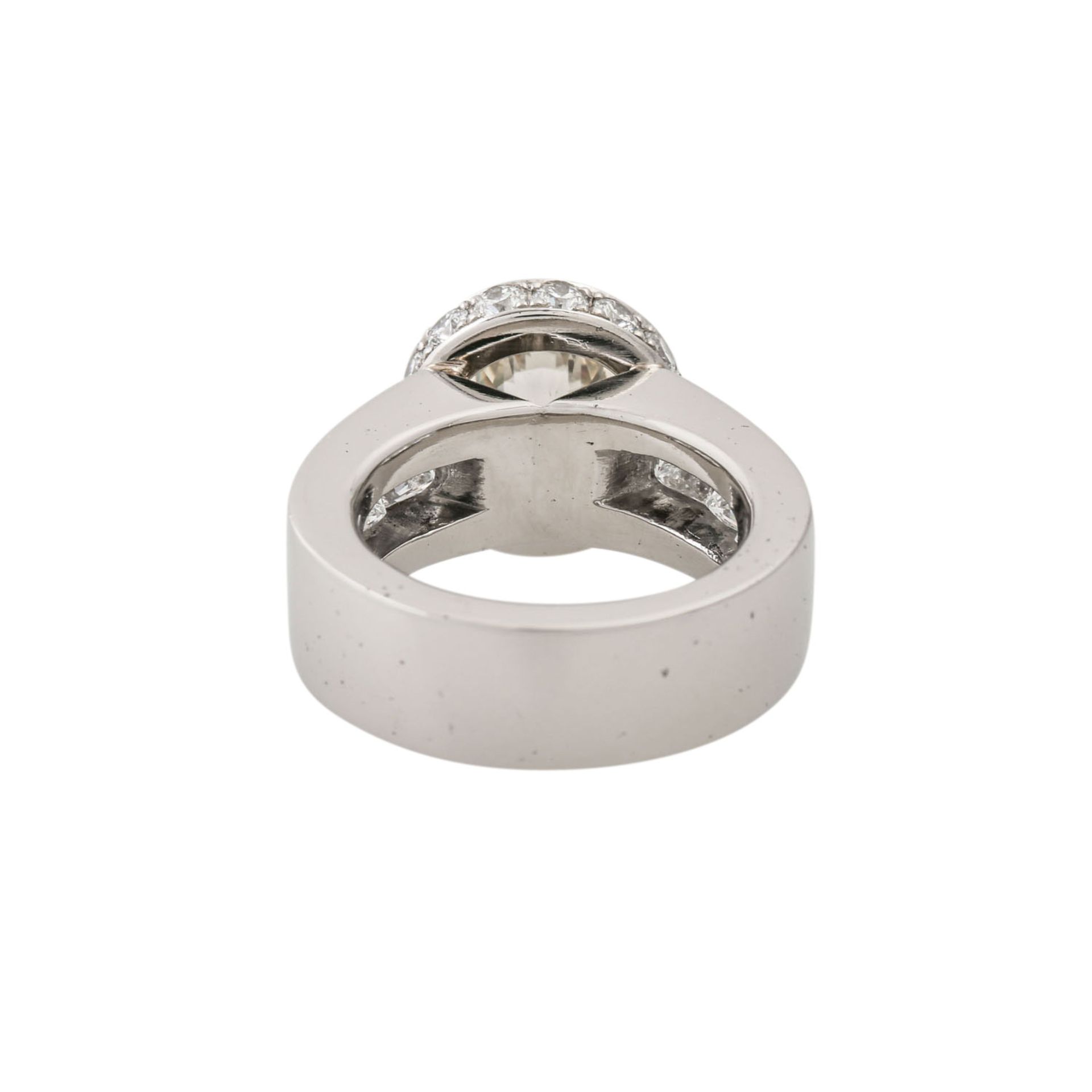 Ring mit Brillant von ca. 3 ct, 6 Prinzessdiamanten zus. ca.1,3 ct und 14 kl. Brillan - Image 4 of 7