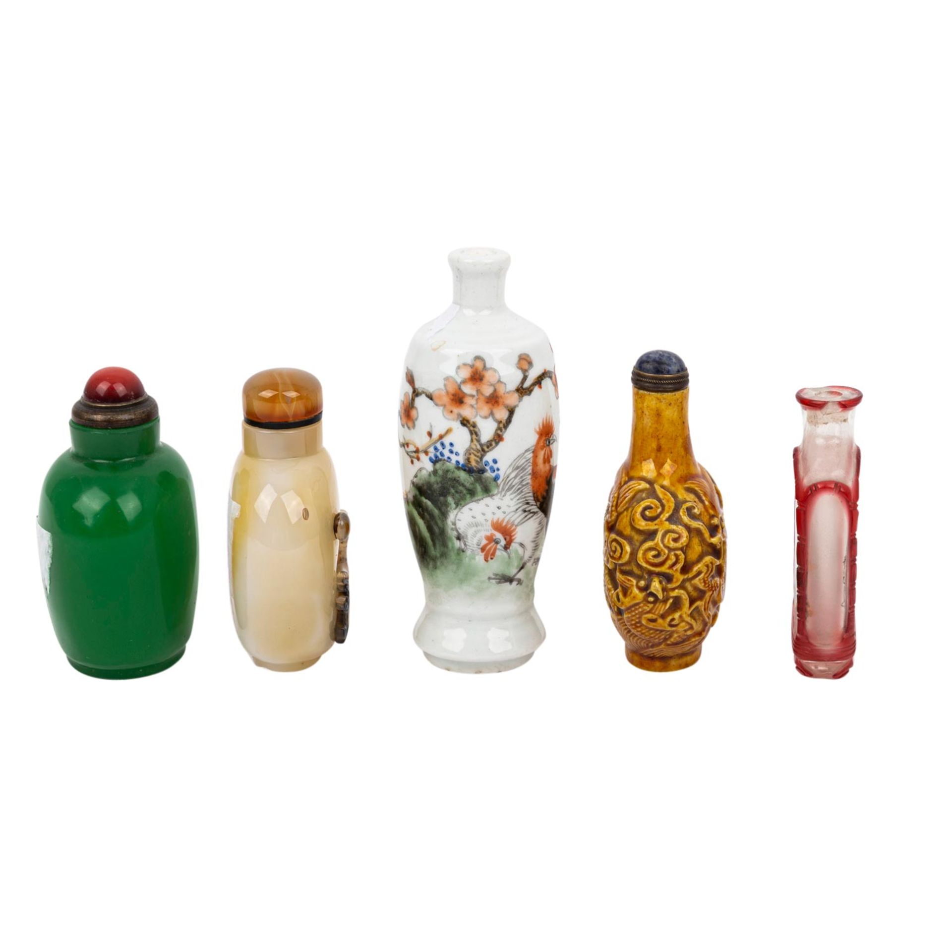 5 snuff bottle. CHINA, 19./20. Jh.: aus grünem Pekingglas, H.: 7,5 cm/aus gelb glasie - Image 4 of 9