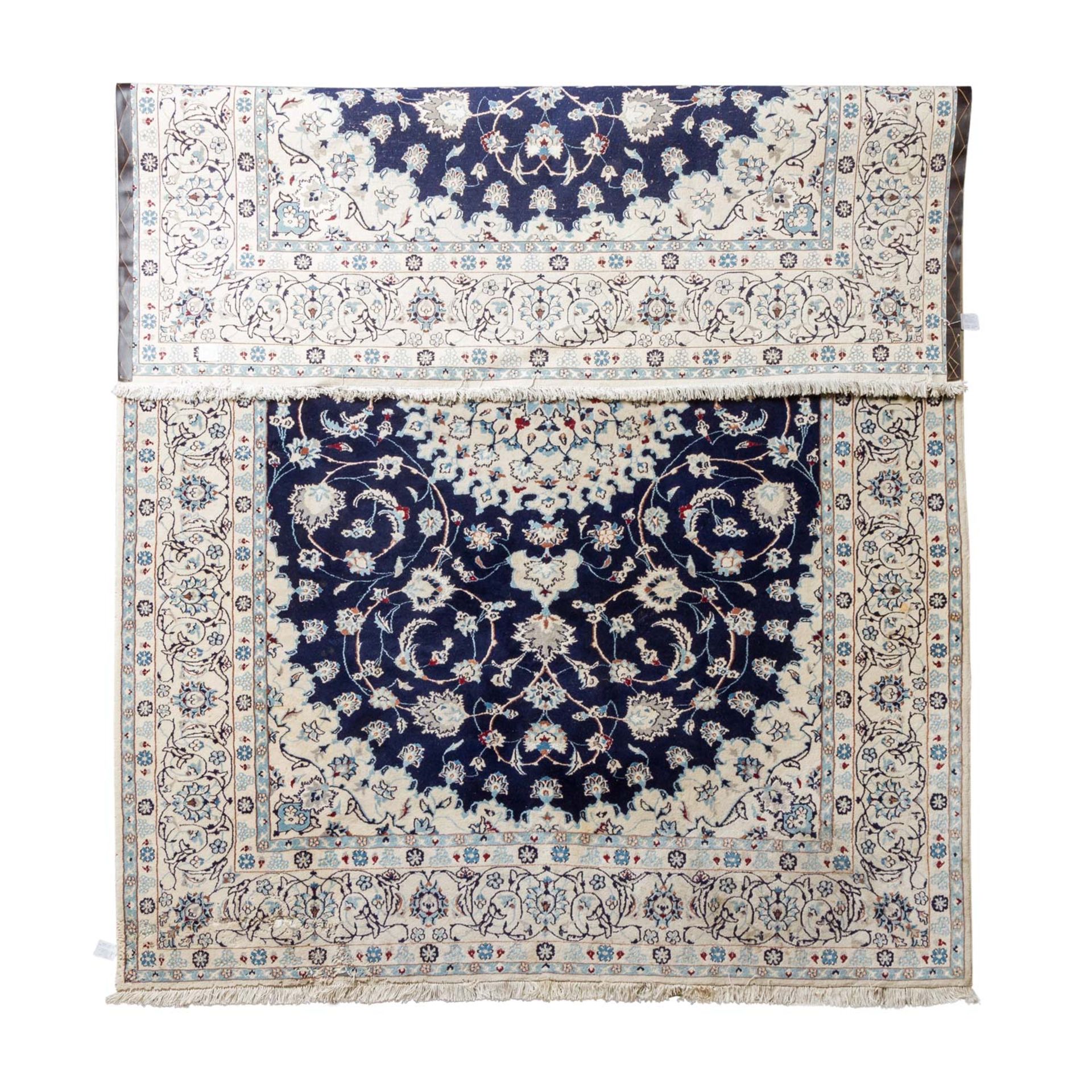 Orientteppich. NAIN/PERSIEN, 1980er Jahre, 296x207 cm. Medaillonteppich mit dunkelblau - Bild 2 aus 4