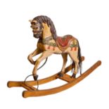 KARUSSELLPFERD 20.Jh., Weichholz, vollplastisch in Form eines trabenden Pferdes beschn