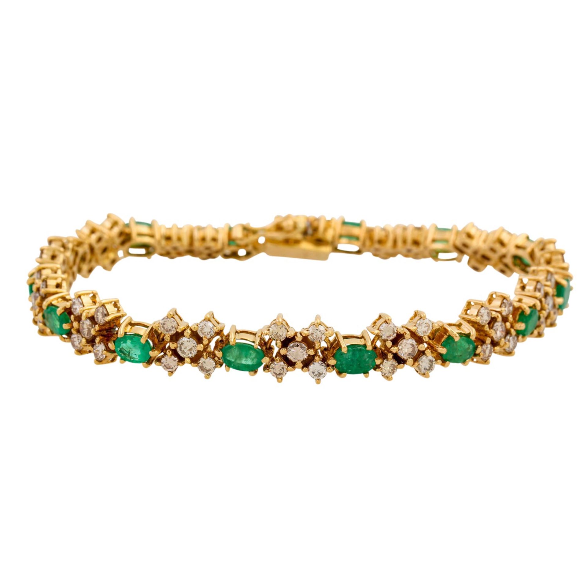 Armband mit Smaragden und Brillanten von zus. ca. 2,8 ct, ca. GET (S-Z)/VS-P1, Smaragd