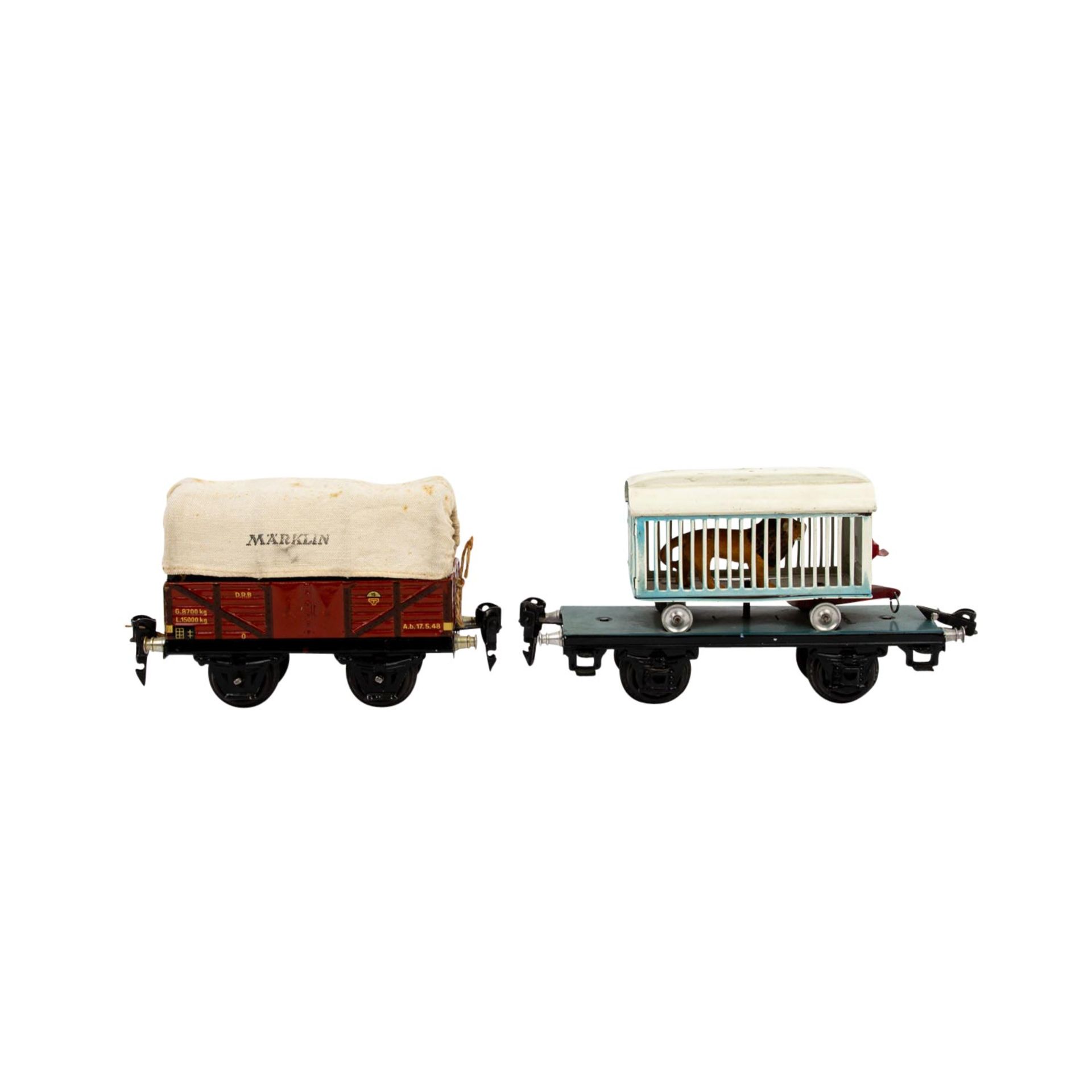 MÄRKLIN zwei Güterwagen, Spur 0, 1930er Jahre, bestehend aus Plattformwagen blau/sch - Image 5 of 7