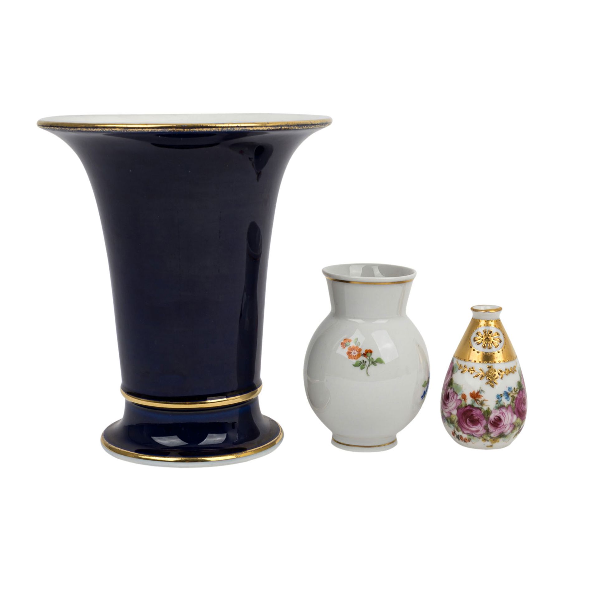 MEISSEN u.a. 3-tlg Konvolut Vasen, 20. Jh. bestehend aus Trompetenvase mit kobaltblaue - Image 3 of 6