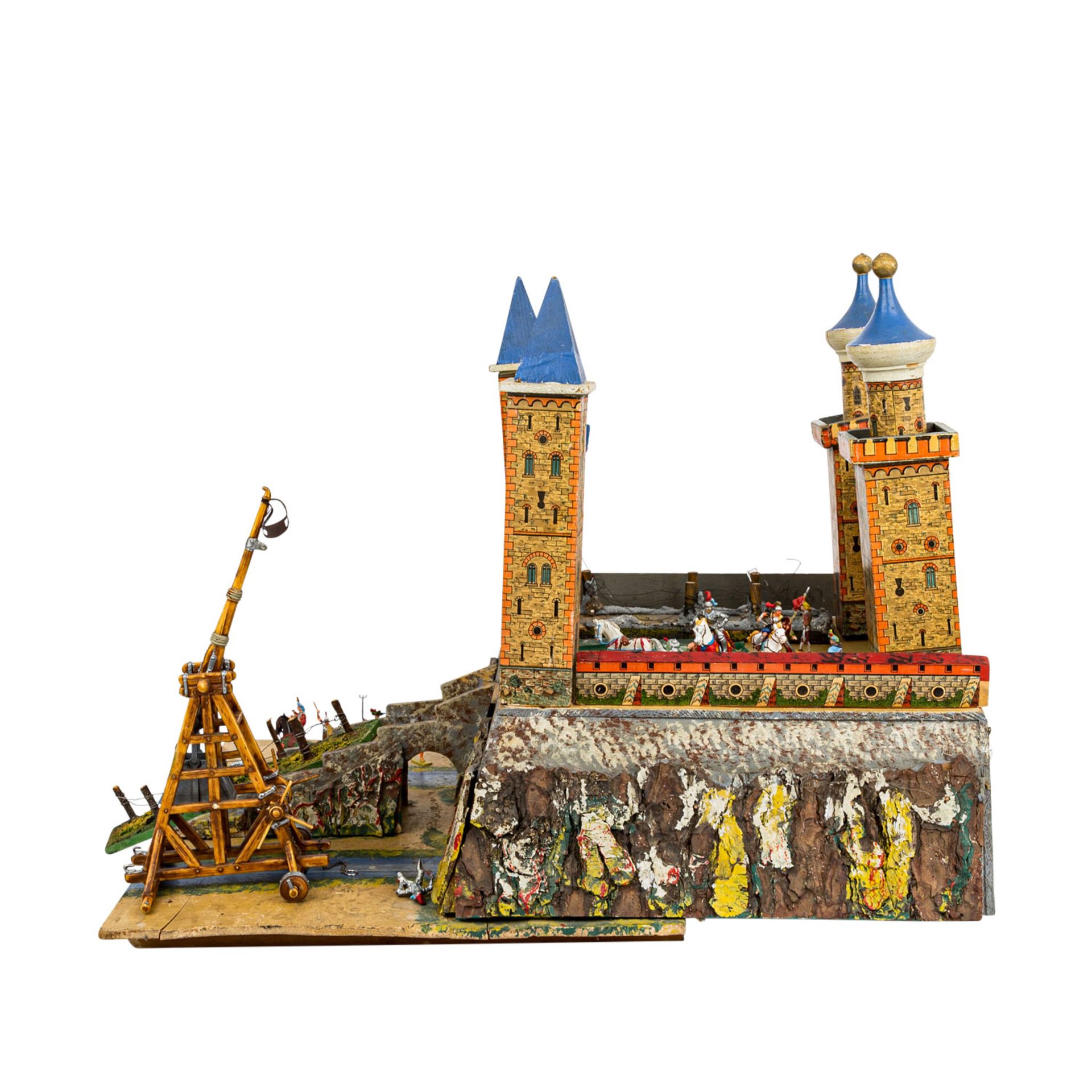 Ritterburg mit ELASTOLIN-Figuren, Holzausführung mit Aufgang, Innenhof, Türme, Stein - Bild 2 aus 5