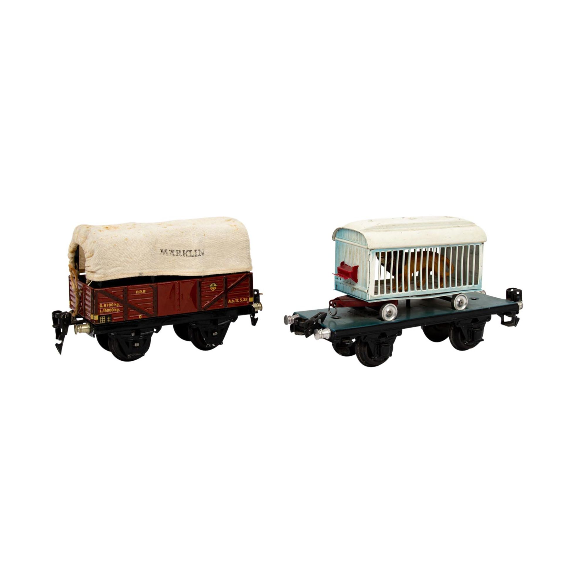 MÄRKLIN zwei Güterwagen, Spur 0, 1930er Jahre, bestehend aus Plattformwagen blau/sch - Image 2 of 7