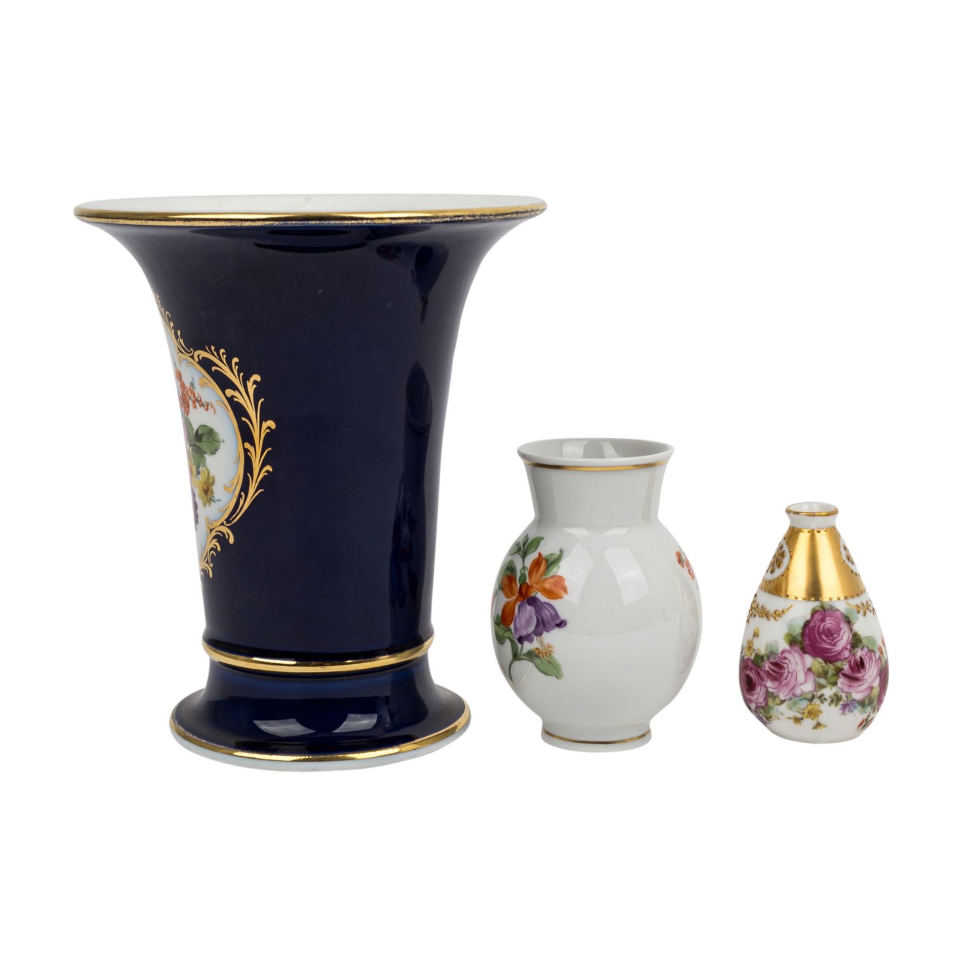 MEISSEN u.a. 3-tlg Konvolut Vasen, 20. Jh. bestehend aus Trompetenvase mit kobaltblaue - Image 2 of 6