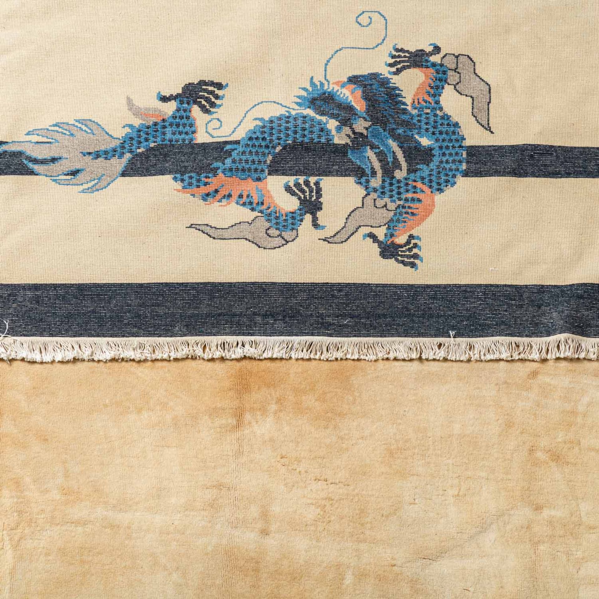 Peking Drachenteppich. 20. Jh. 400x300 cm. - Image 3 of 4