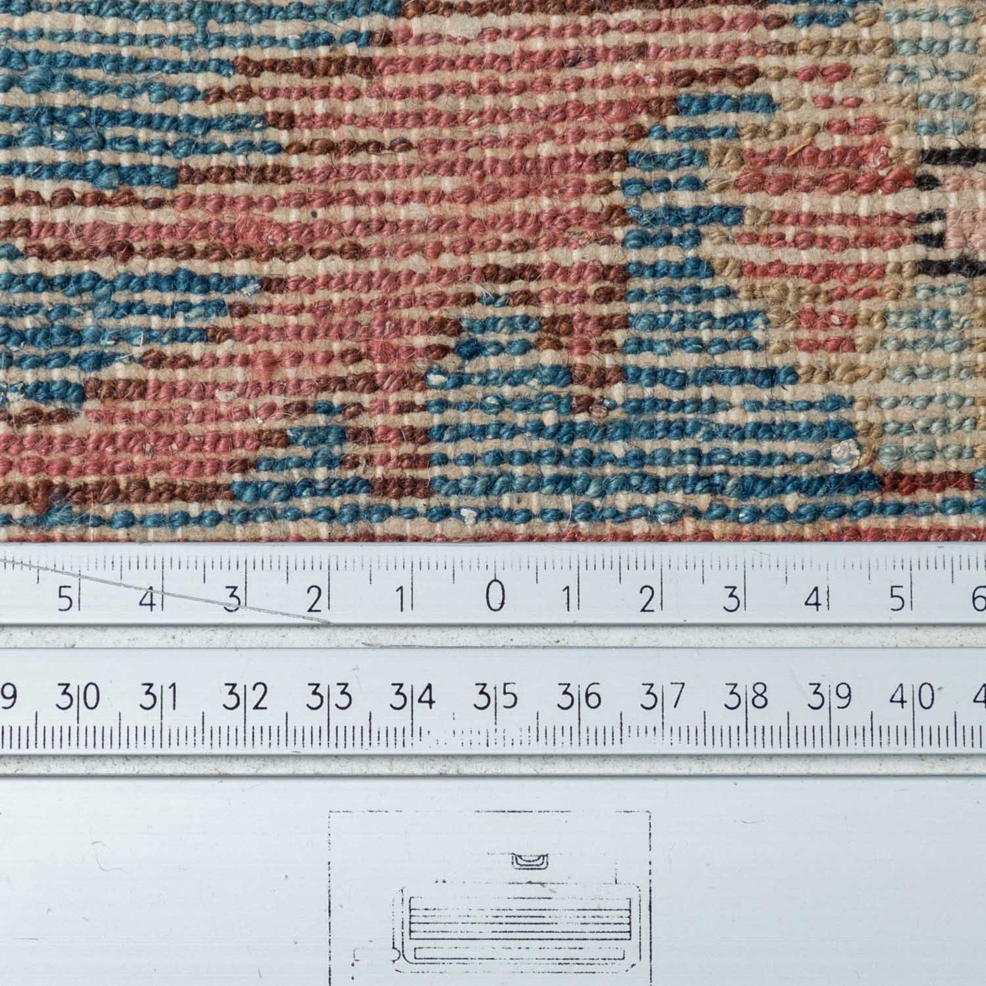 Orientteppich. SCHIRVAN, 1. Hälfte 20. Jh., 400x316 cm. - Image 4 of 4