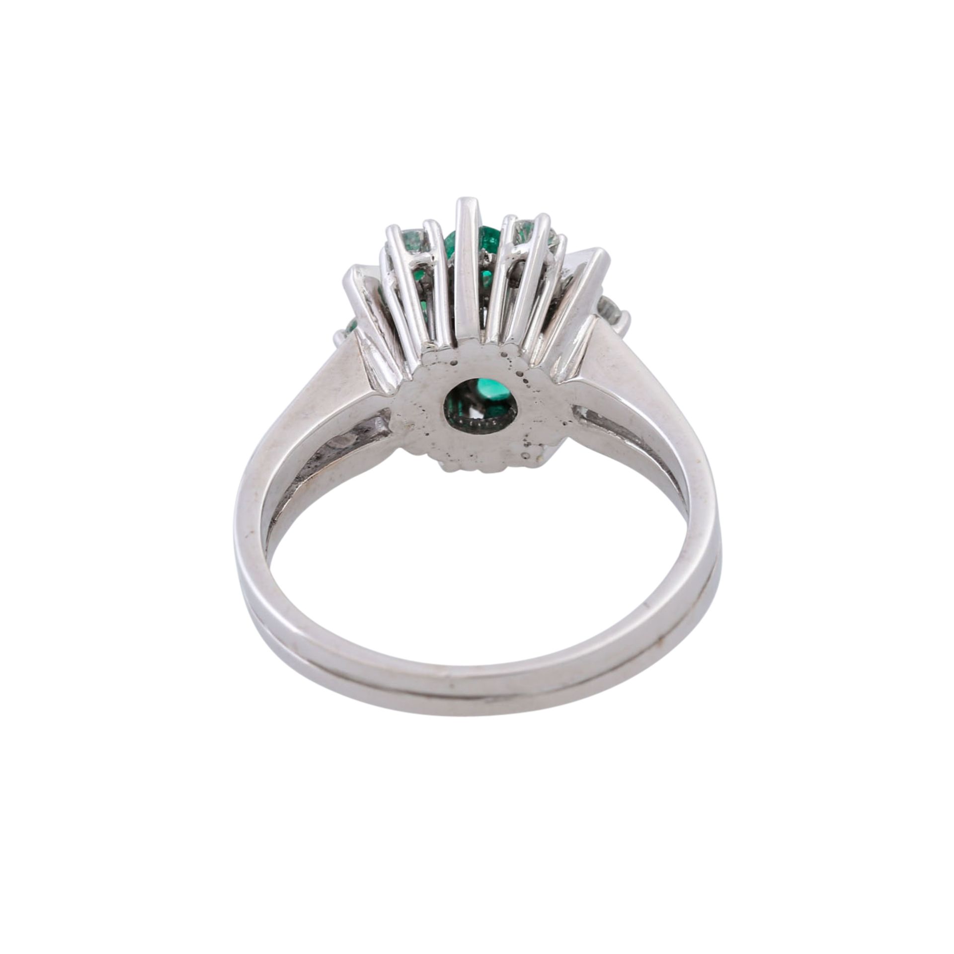 Ring mit Smaragden von 0,3 ct und Brillanten zus. ca. 0,35 ct, - Bild 4 aus 5