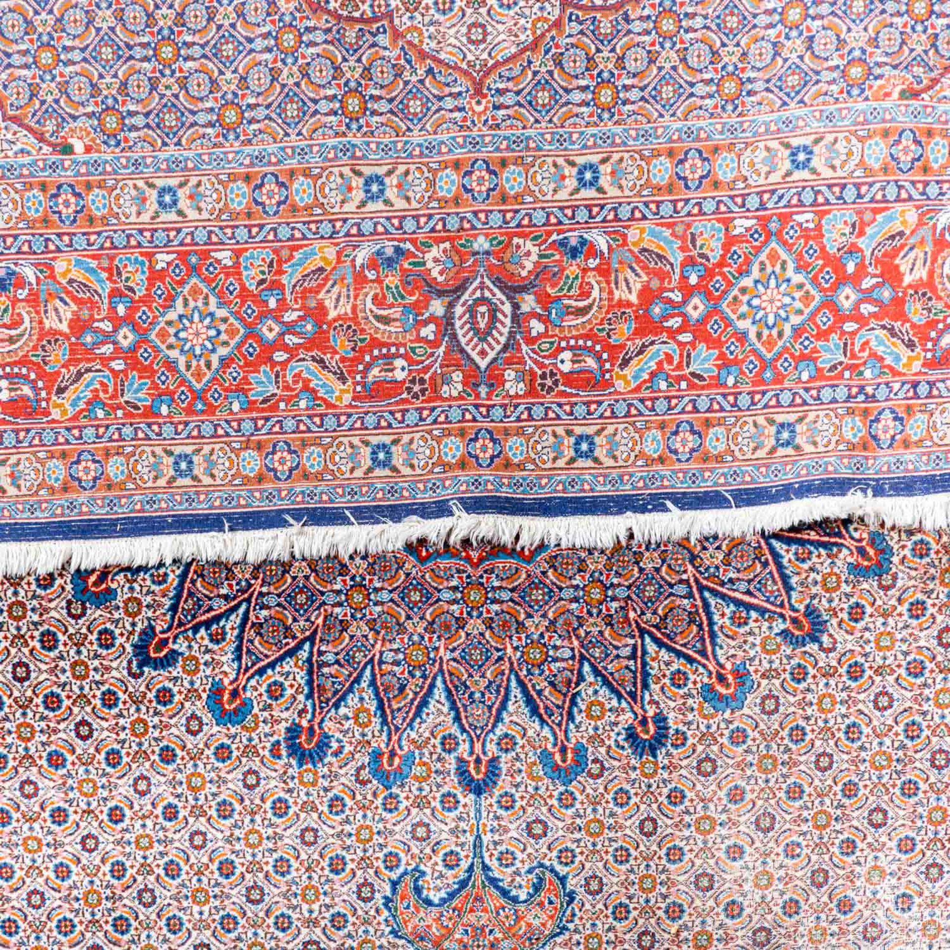 Orientteppich. MOUD MAHI/PERSIEN, 20. Jh., 326x288 cm. - Image 3 of 5
