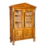 BIEDERMEIER-VITRINENSCHRANK