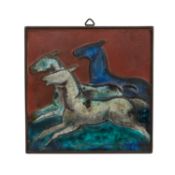 KARLSRUHER MAJOLIKA, um 1960, Reliefplatte "Galoppierende Pferde",