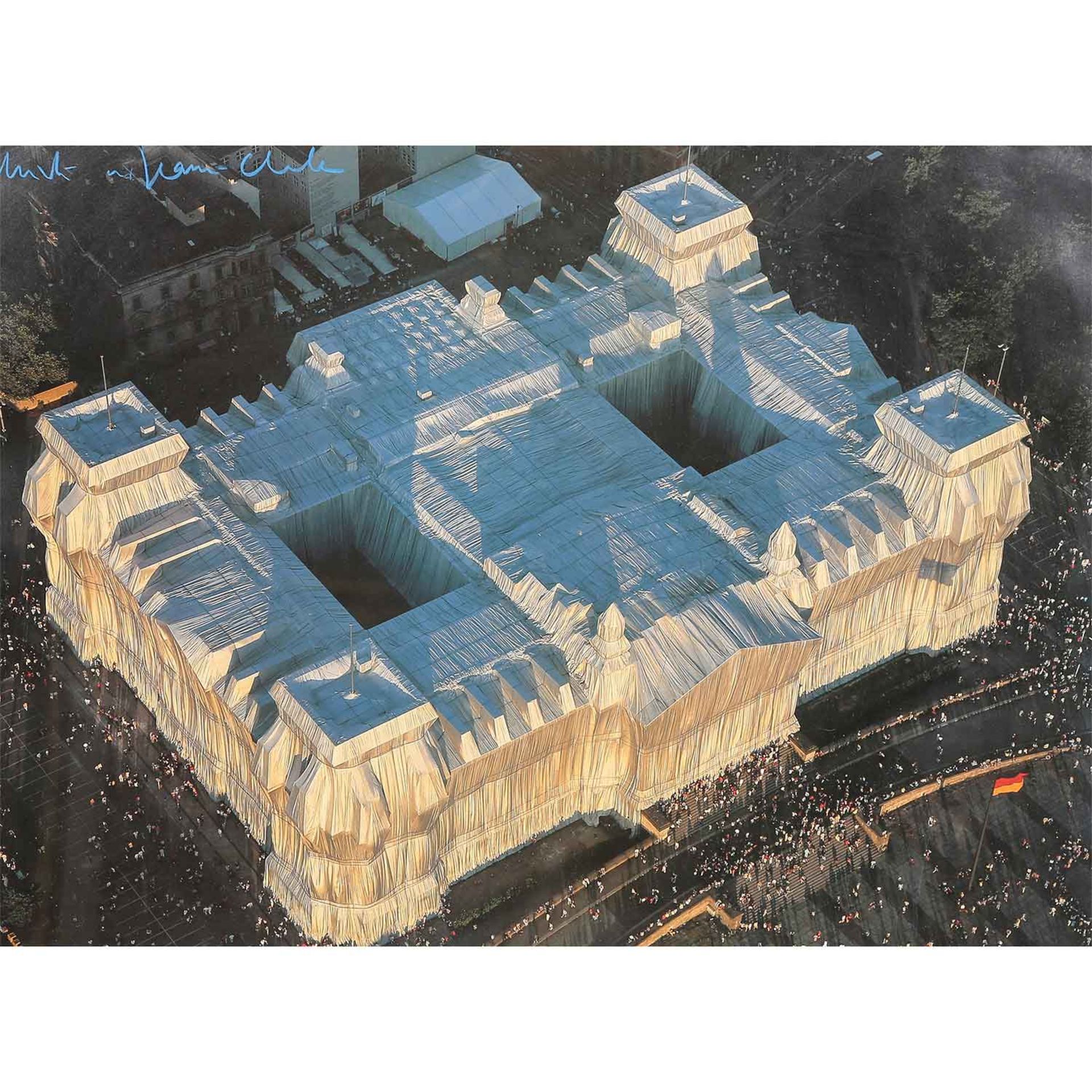 CHRISTO UND JEANNE-CLAUDE (Christo geb. 1935, lebt und arbeitet in New York), "Verhüllter Reichstag"