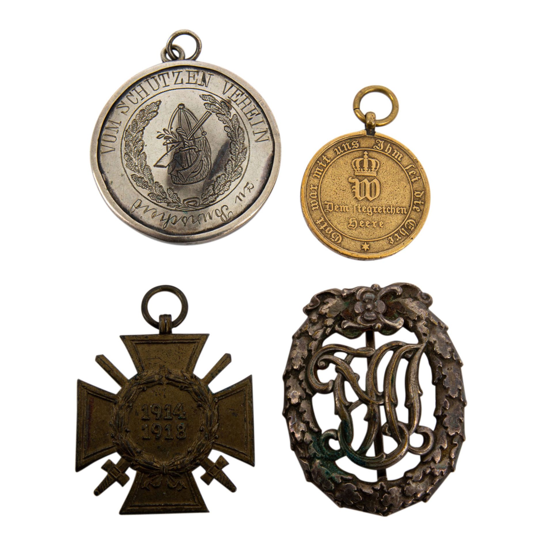 4 Medaillen/Auszeichnungen, auch Deutschland 1933-1945 -dabei u.a. 1 x Kriegsdenkmünz