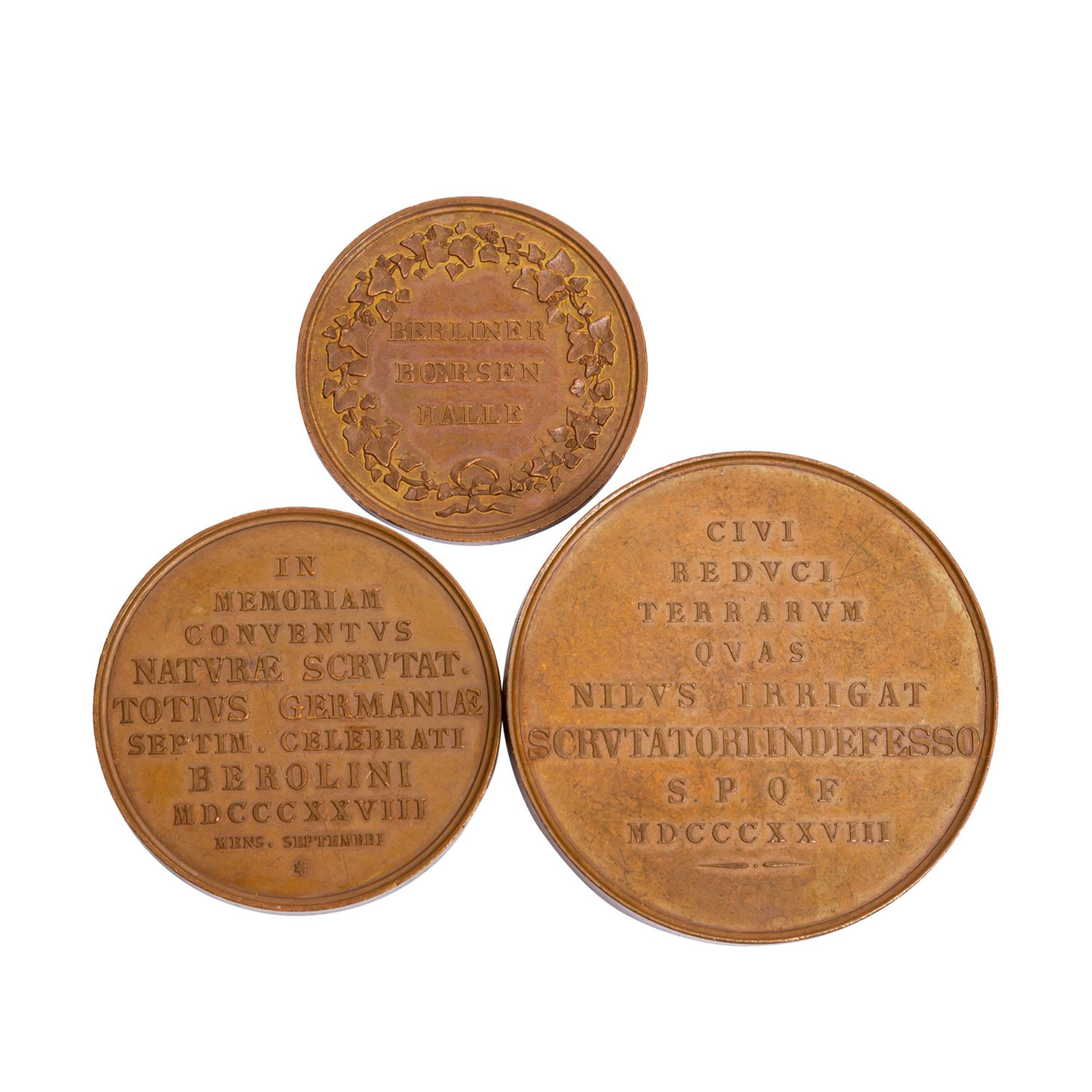 Medaillenkonvolut 3 Stück, darunter Frankfurt Stadt Bronzemedaille 1828 (Pfeuffer/Loo - Image 2 of 2