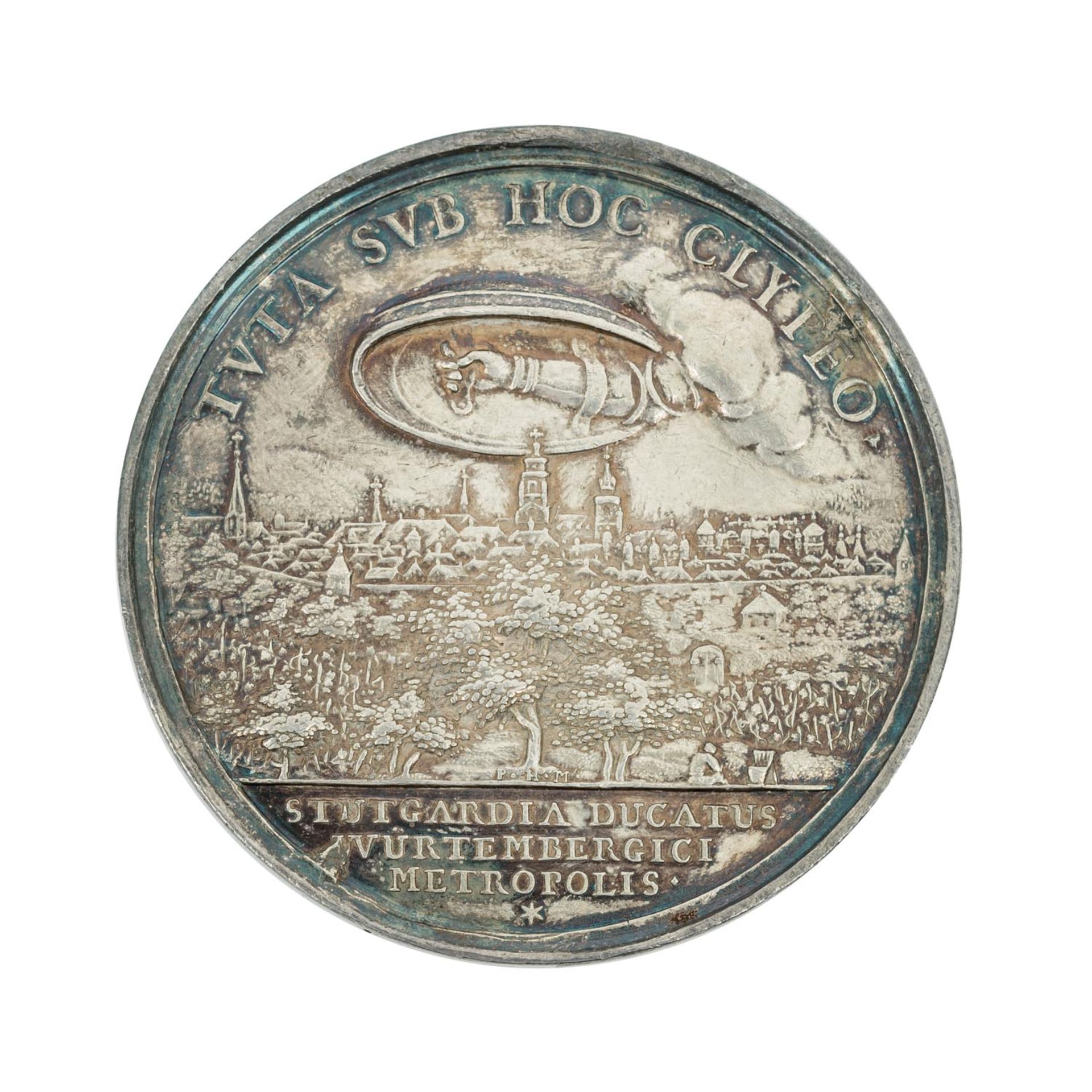 Stadt Stuttgart - Silberne Stadtmedaille o.J. (um 1700), Auf Glück und Segen im 18. J - Image 2 of 2