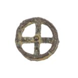 Kelten/Bronze - Radgeld mit 4 Speichen, 3.-1.Jh.v.Chr., gegossen, ss+, leicht verschmu
