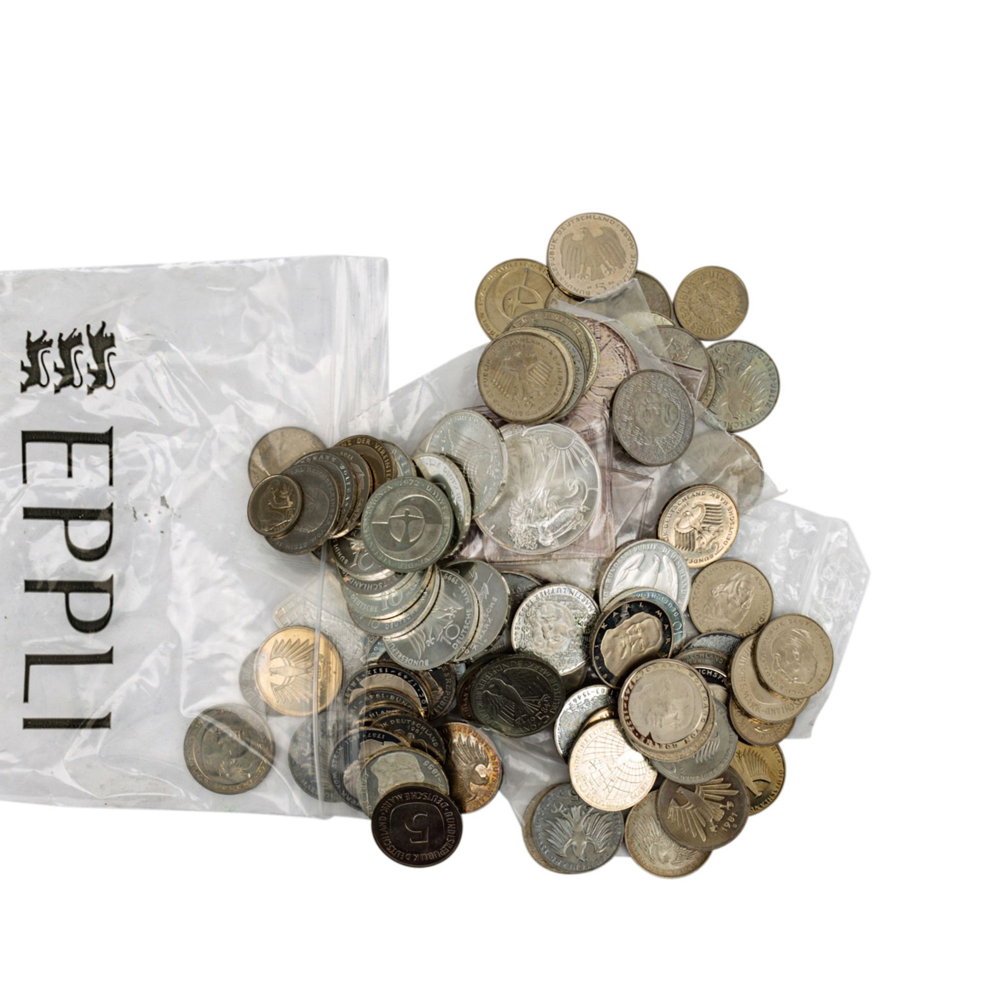Karton mit Münzen und Medaillen, darin 11 x 1 oz. US Silver Eagle, 3 x 1 oz. Motivbar - Bild 3 aus 14
