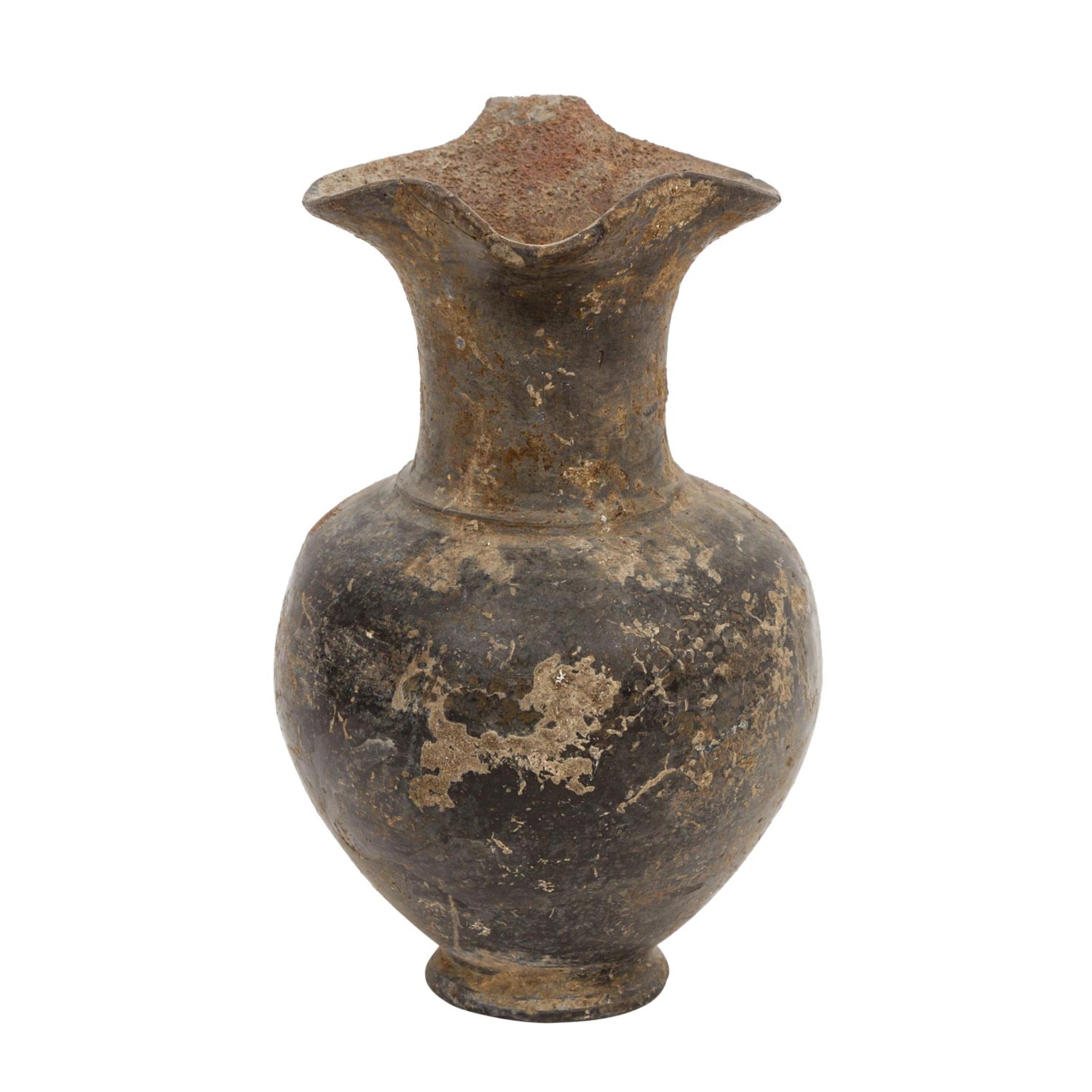 Antike Keramik aus Etrurien - einhenklige Kanne aus Buccherokeramik mit kleeblattförm - Image 4 of 6