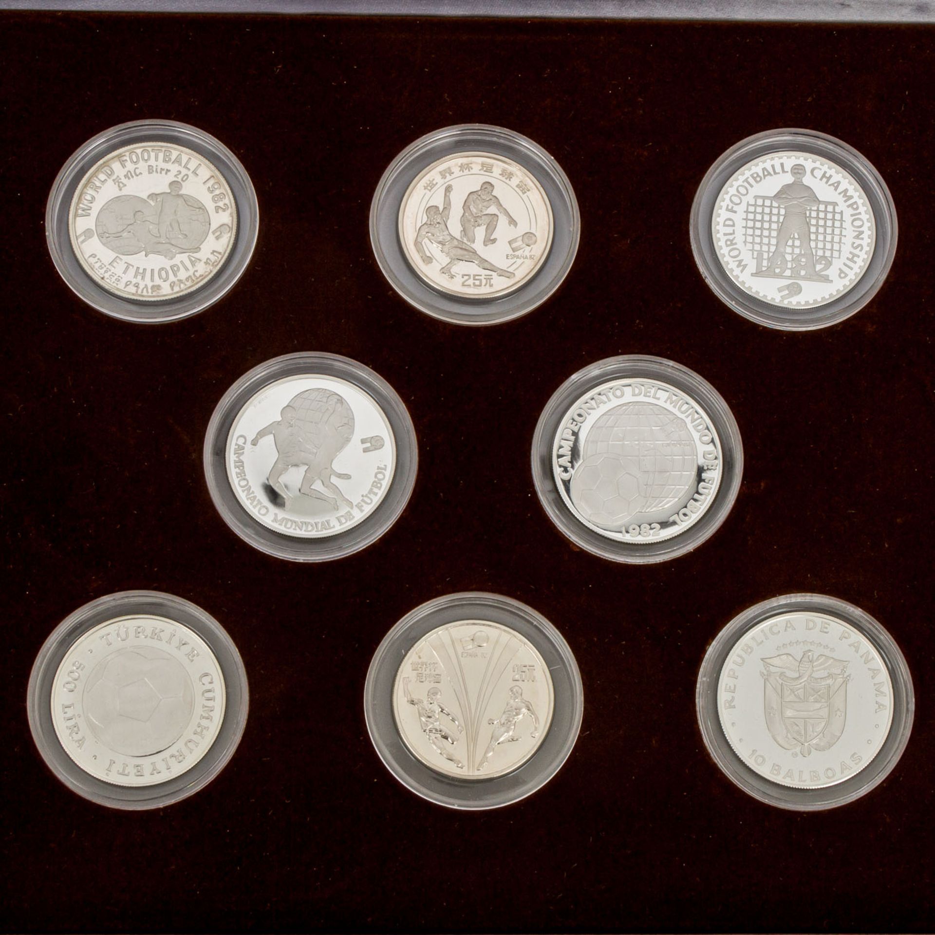 Fussball WM Spanien 1982 - 16 x Silbergedenkmünzen, dabei u.a. auch 2 x China - 25 Yu - Bild 2 aus 3