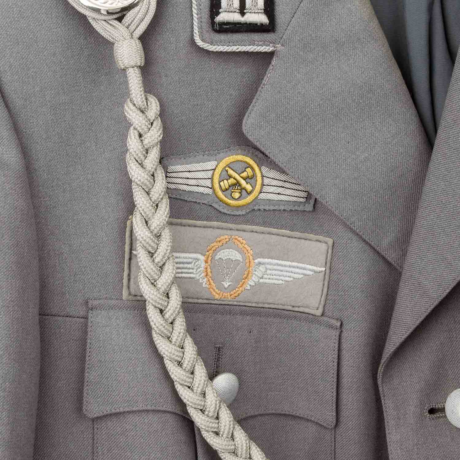 Uniformen - Graue Dienstjacke der Bundeswehr - Image 2 of 8