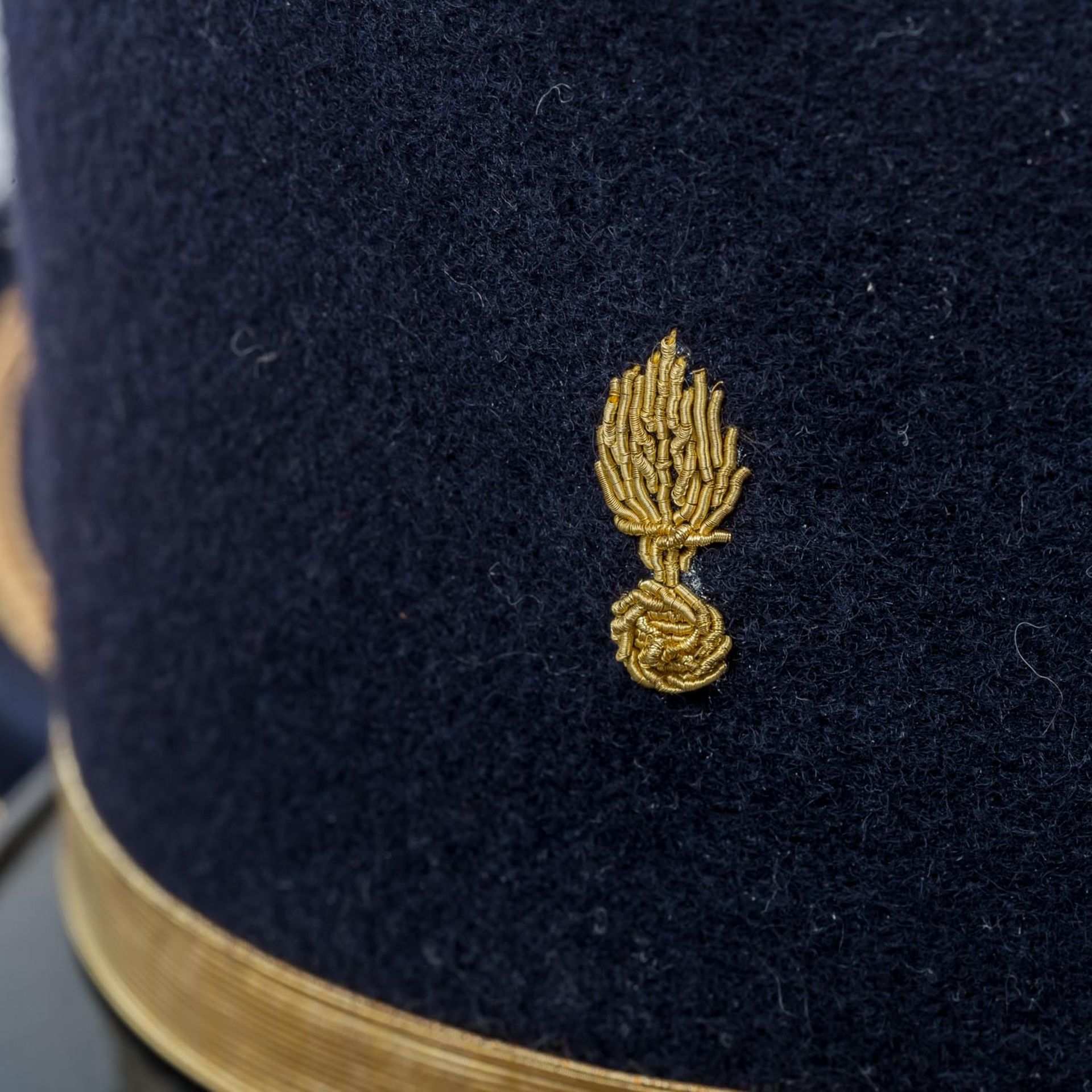 Militärische Kopfbedeckungen - 9 französische Kepi, - Bild 4 aus 5