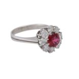 Ring mit feinem Rubin ca. 1,25 ct und Brillantenvon zus. ca. 0,95 ct (punziert), gute