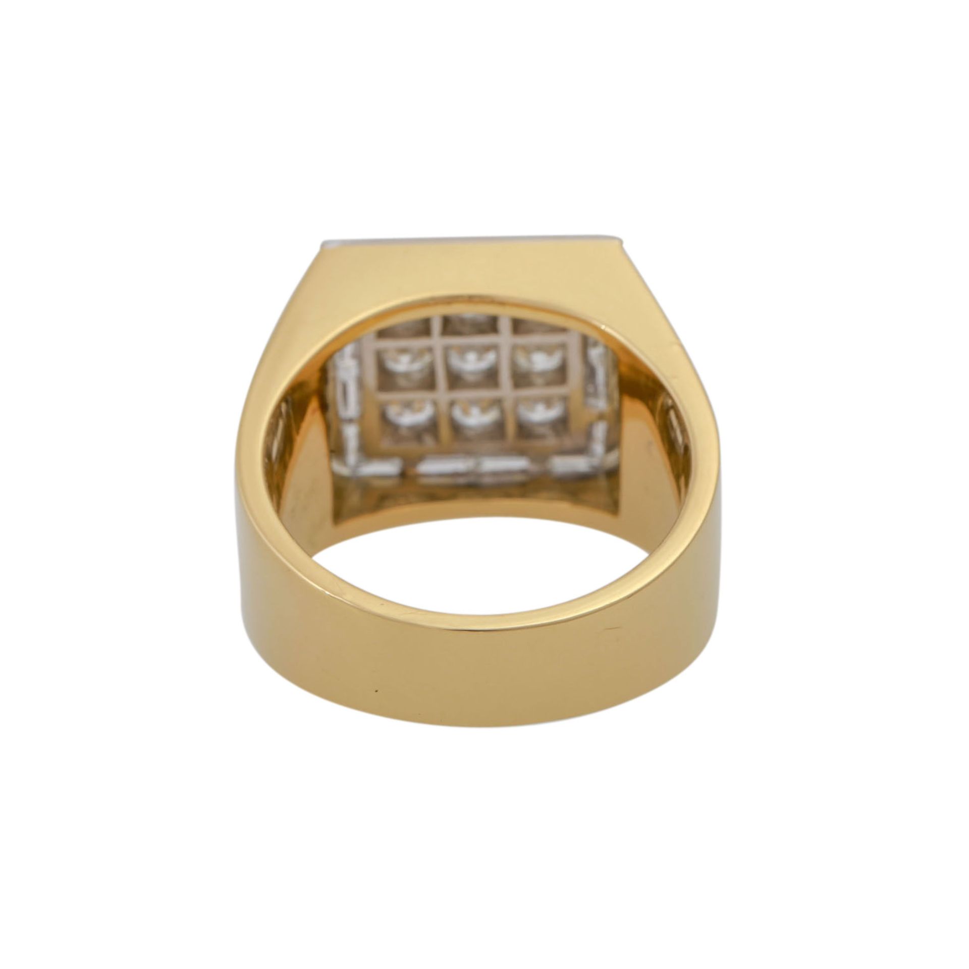 Ring mit Diamanten zus. ca. 1,7 ct, ca. WEISS (H)/VS-SI, GG 18K, 22,4 gr, RW: 63, 2. Hälfte 20. - Bild 4 aus 5