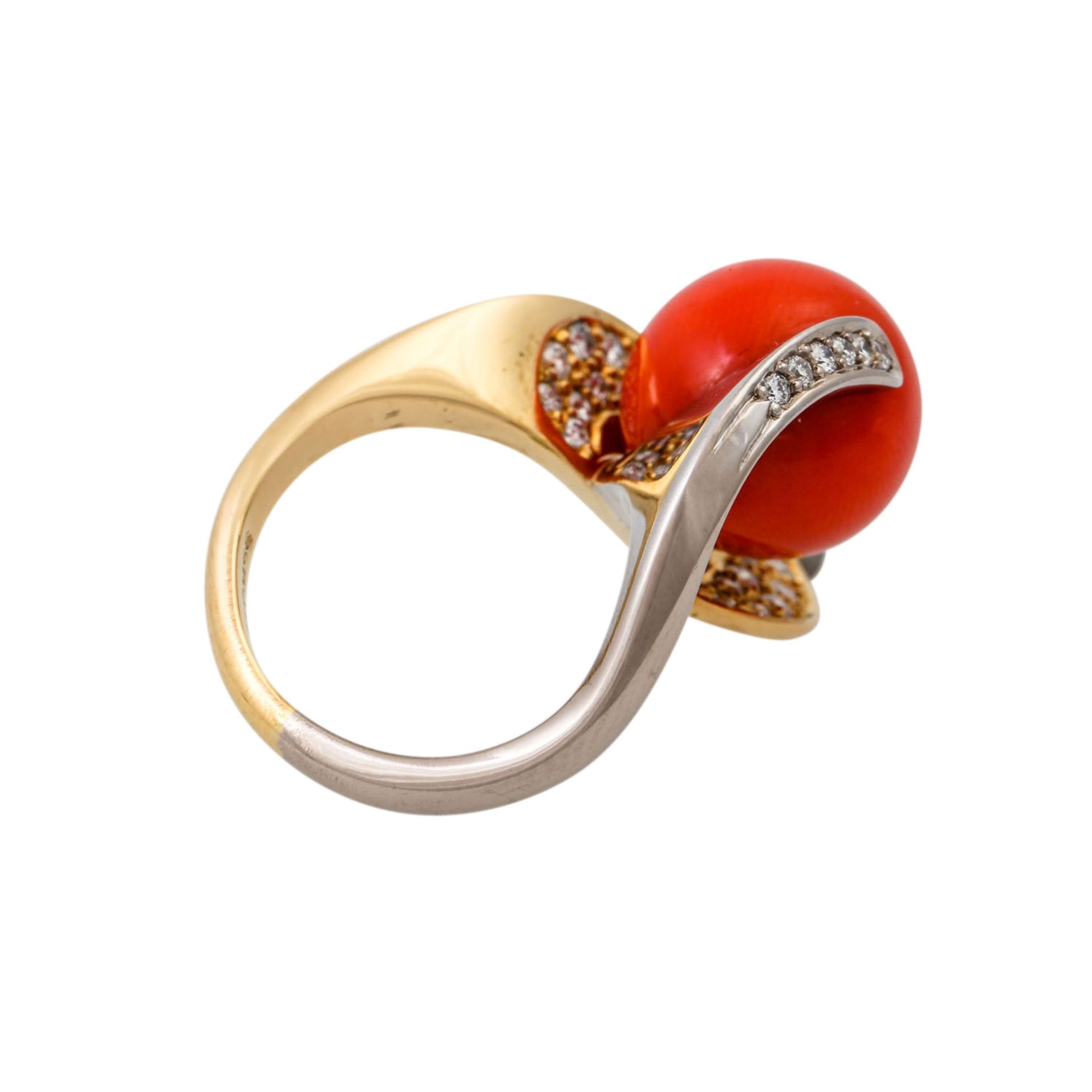 SCHOTT Ring mit feiner Edelkoralle und Brillantenvon zus. ca. 0,53 ct, ca. FW-WEISS (G - Bild 3 aus 5