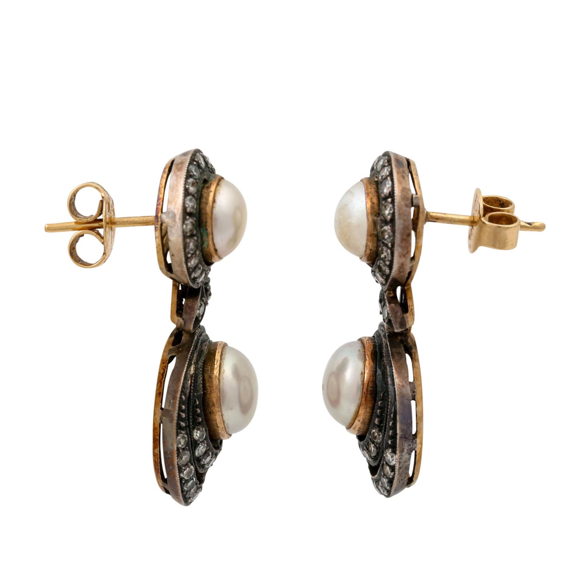 Paar Ohrhänger mit Achtkantdiamantenvon zus. ca. 1 ct, mittlere Farbe u. Reinheit, 4 - Bild 2 aus 4