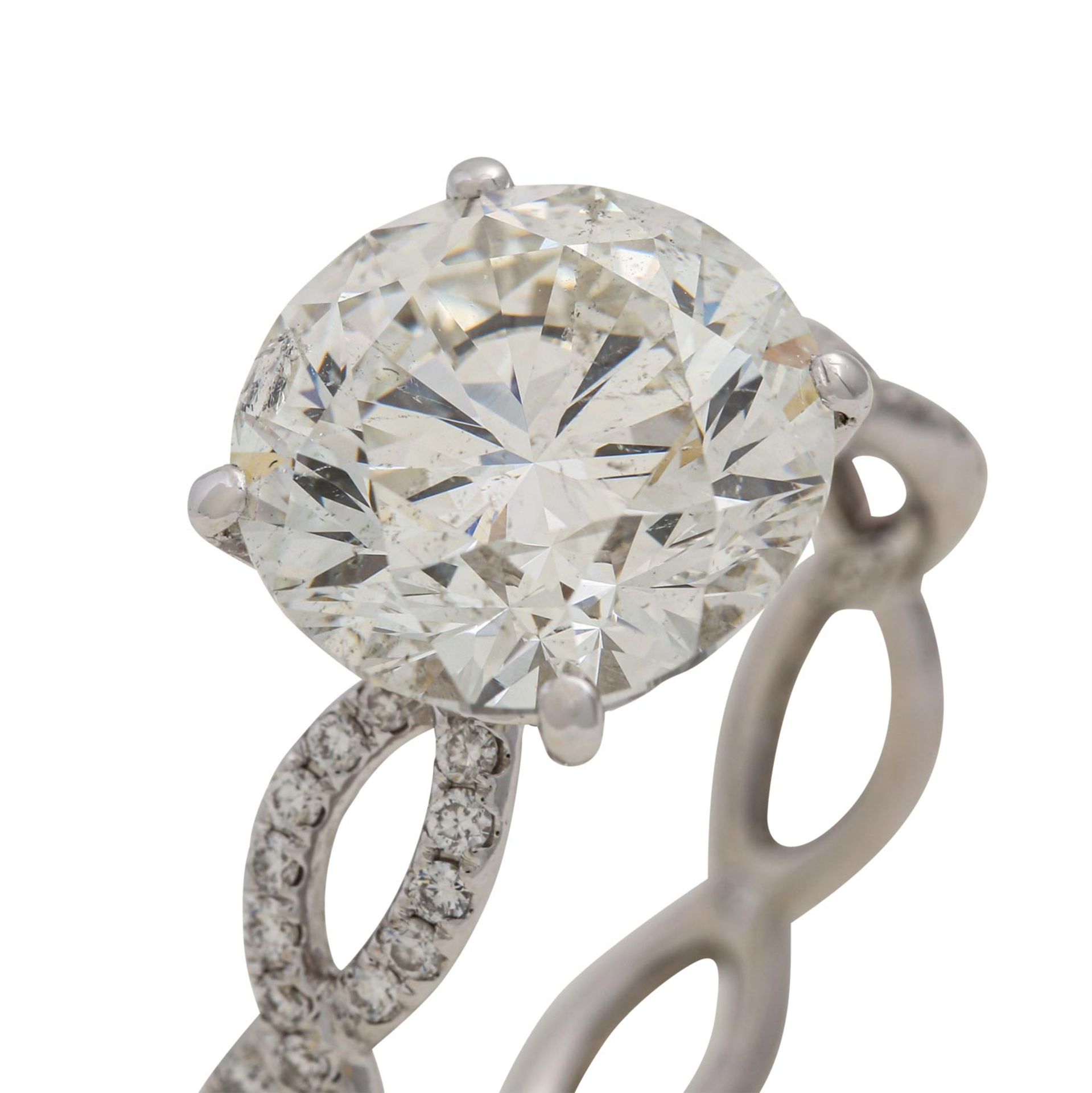 Ring mit Brillant von 5,00 ct,LGW (I)/P1, ex/ex/ex, weitere kleine Diamanten zus. ca. - Bild 7 aus 9