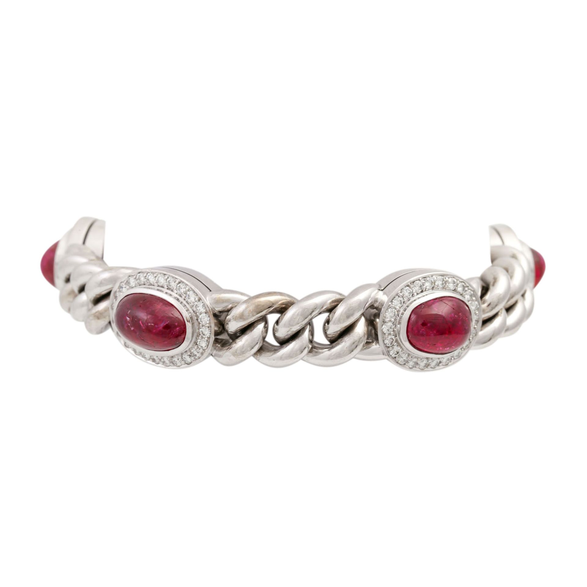 HOFJUWELIER HEIDEN Armband mit Rubincabochonsvon zus. ca. 26,5 ct, und Brillanten zus.