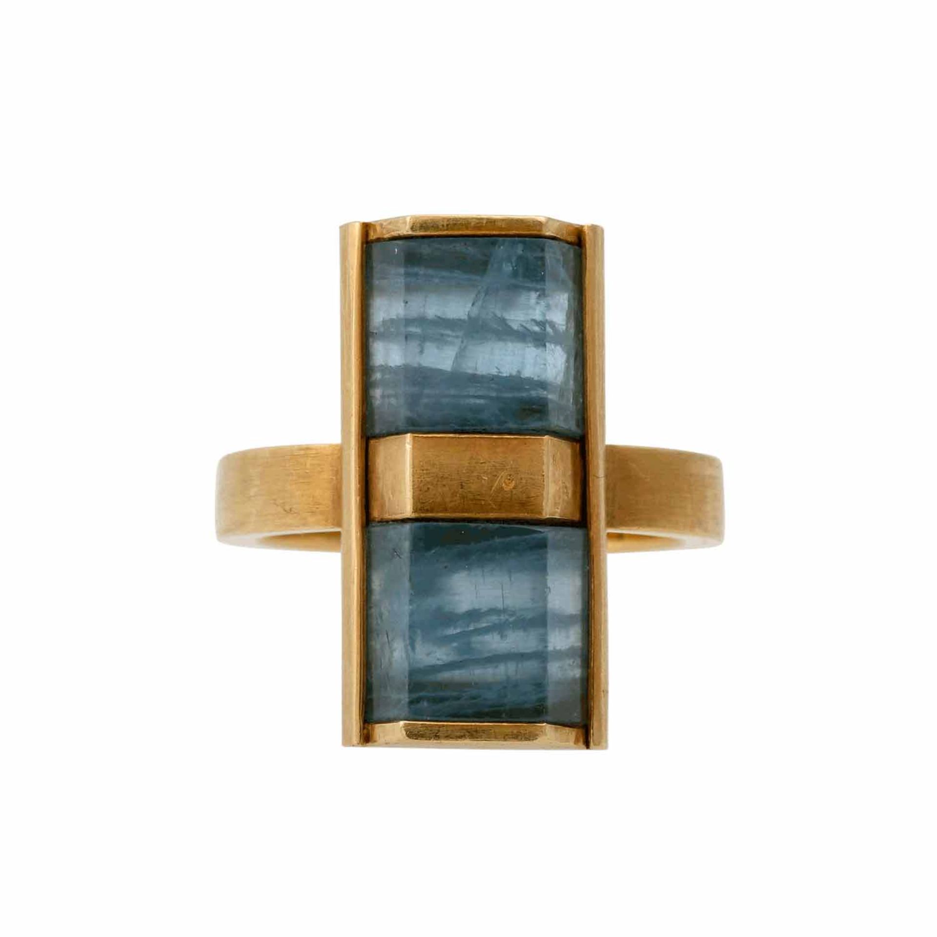Ring mit 2 Aquamarinprismen,GG 18K, 10,6 g, RW: 54, KP (1999): umger. ca. 1.050 €, T - Bild 2 aus 4