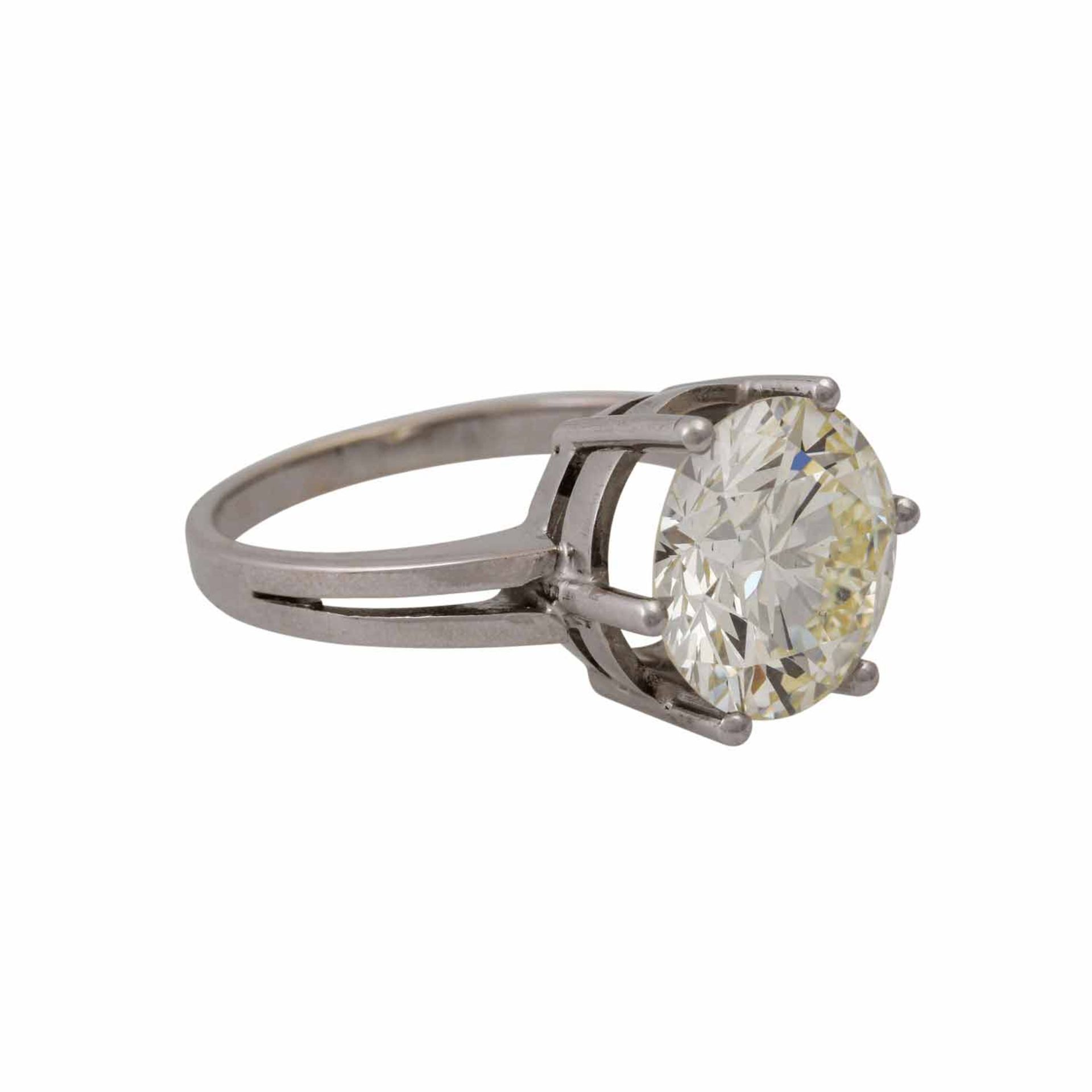 Solitärring mit Brillant von ca. 5,06 ct (punziert),ca. GET (M-N)/VS2-SI1, WG 14K, 5,