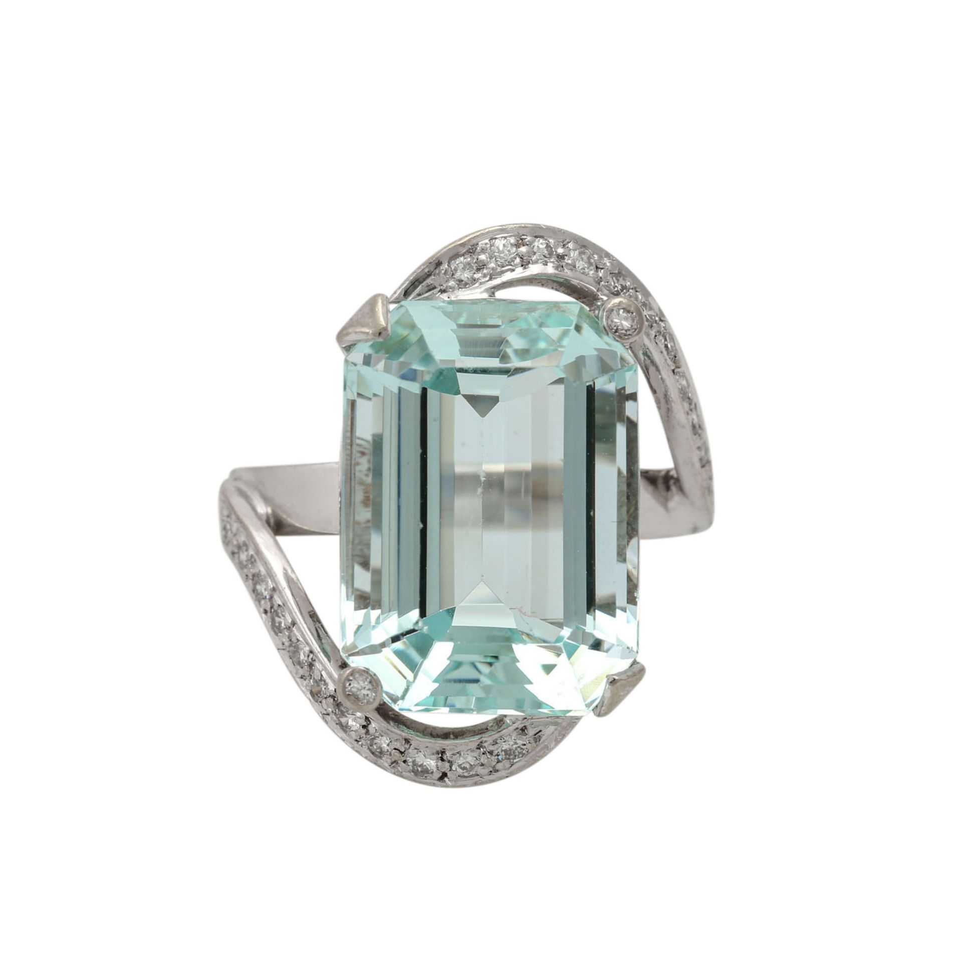 Ring mit Aquamarin von ca. 6 ct und Brillanten zus. ca. 0,3 ct, ca. GET (M)/SI, Aquama - Bild 2 aus 4