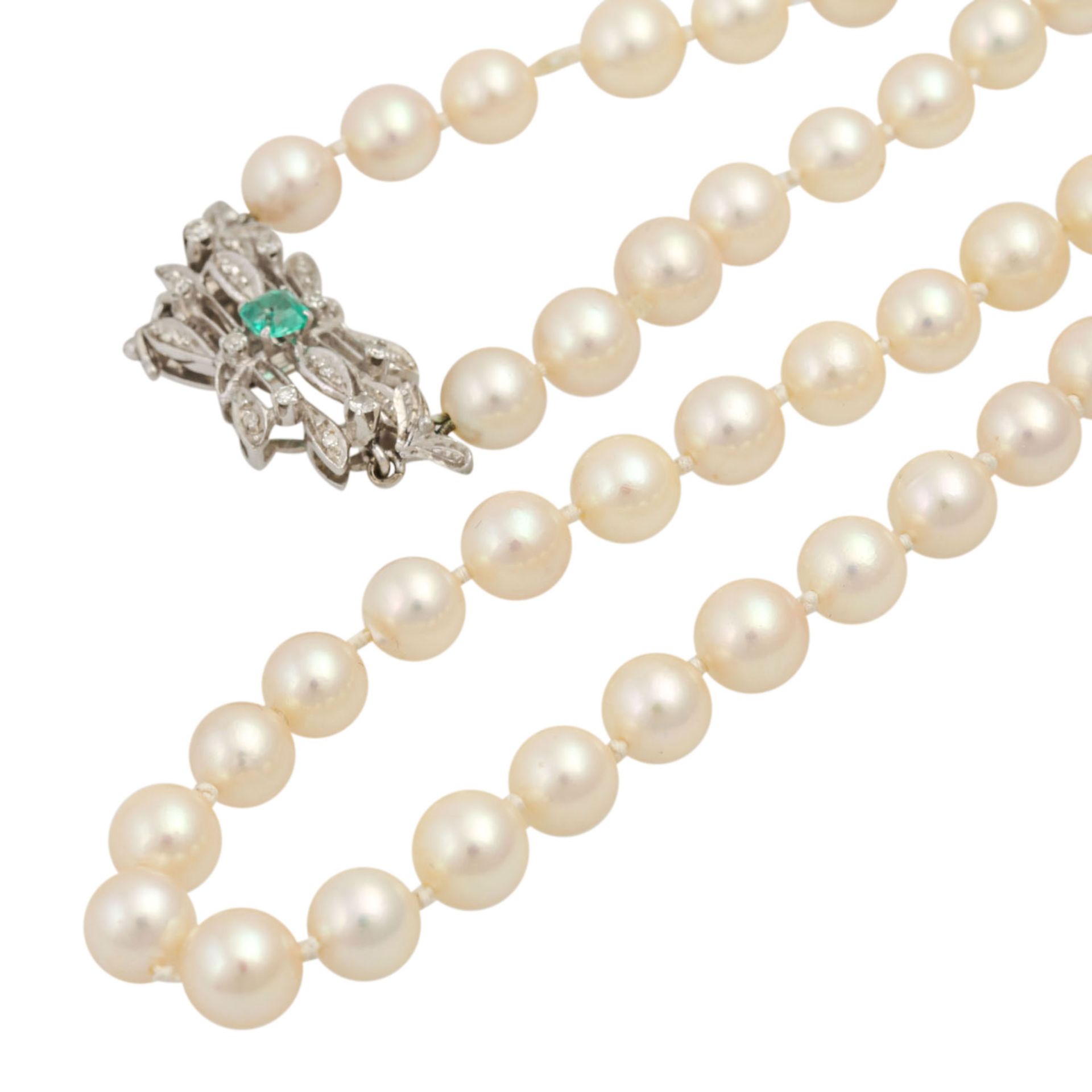 Perlenkette mit Smaragd-Diamantschließe, WG 18K, Achtkantdiamanten zus. ca. 0,15 ct, - Bild 4 aus 4