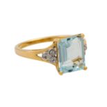 Ring mit Aquamarin und kleinen Brillanten zus. ca. 0,09 ct, ca. LGW (I-J)/VS, GG 14K,