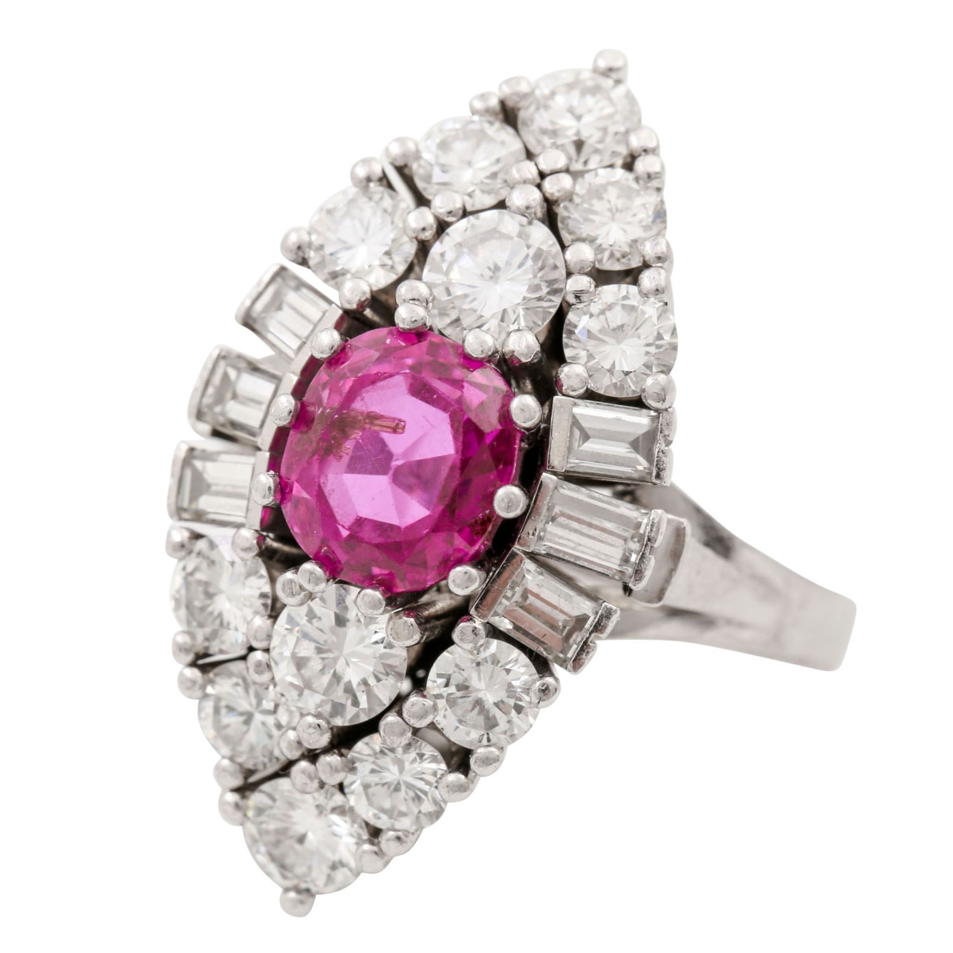Ring mit pinkfarbenem Saphir ca. 2,5 ct, Brillanten zus. ca. 1,5 ct und Diamantbaguett - Bild 5 aus 5