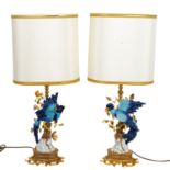 ITALIEN Paar Tischlampen mit Vogelfiguren, 20. Jhd. Paar einflammige Leuchten aus gold
