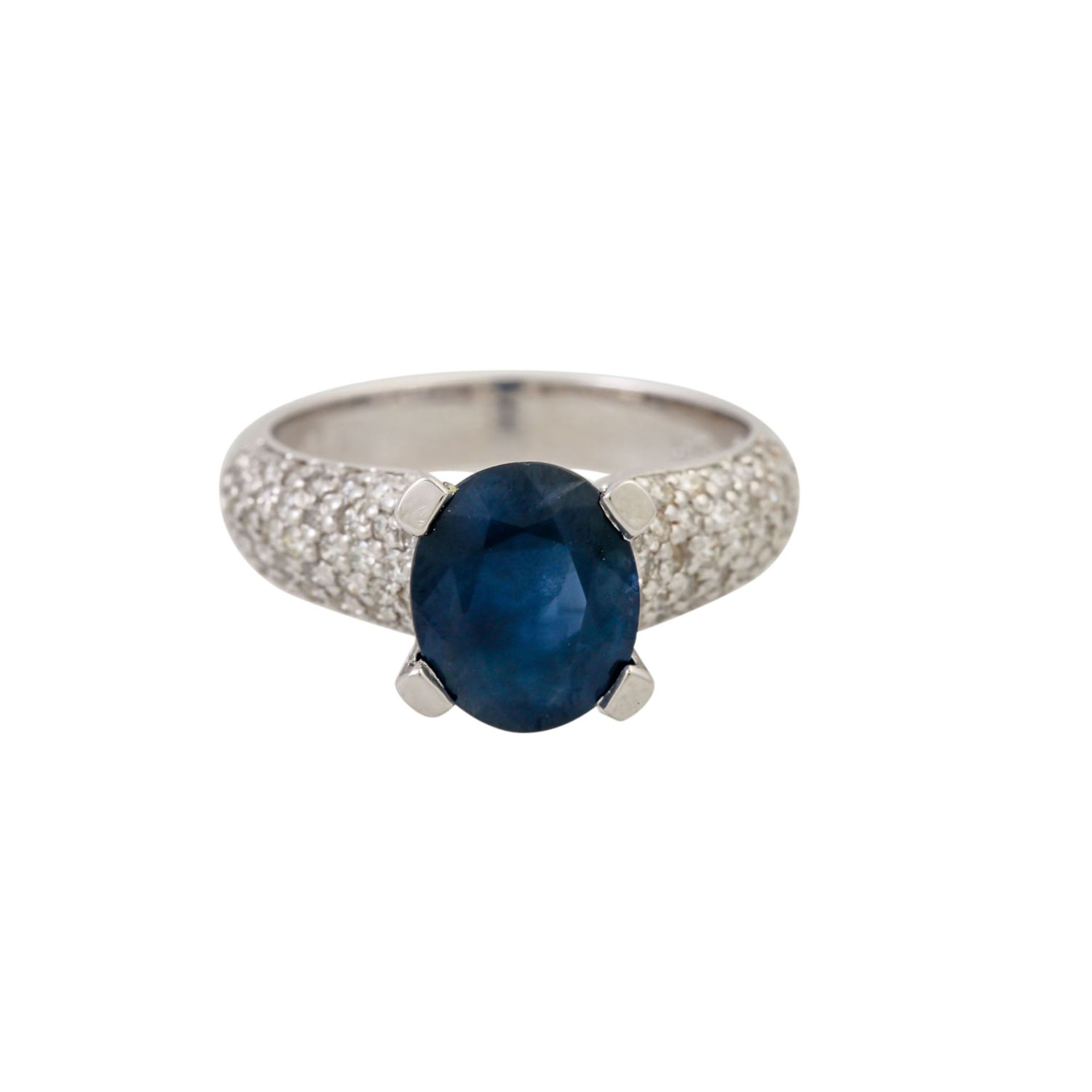 Ring mit oval fac. Saphir und kleinen Brillanten zus. ca. 0,7 ct, mittlere Farbe und R - Image 2 of 4