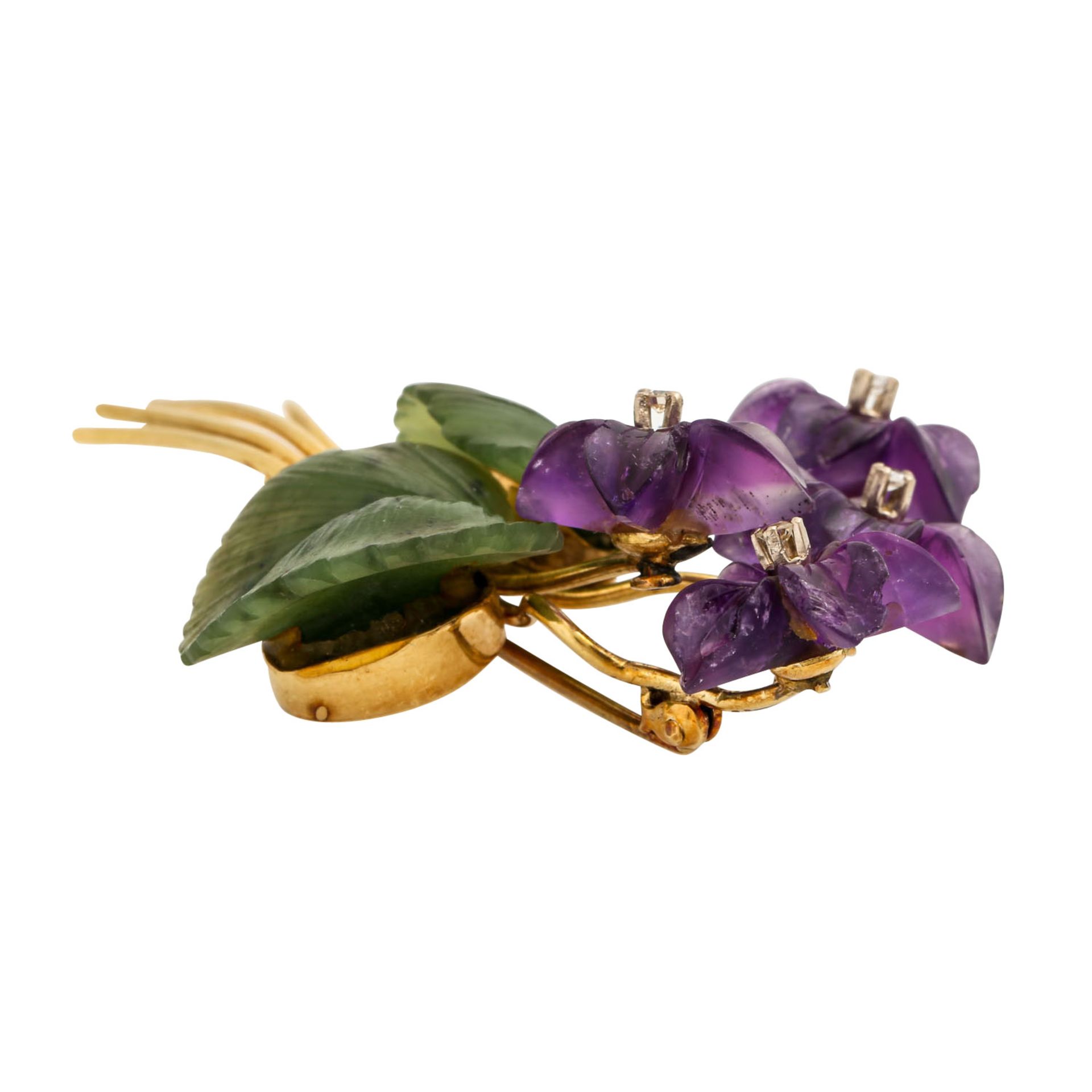 Brosche "Veilchenbouquet" aus Amethyst und Jade mit 4 Diamanten zus. ca. 0.08 ct, GG 1 - Image 3 of 4