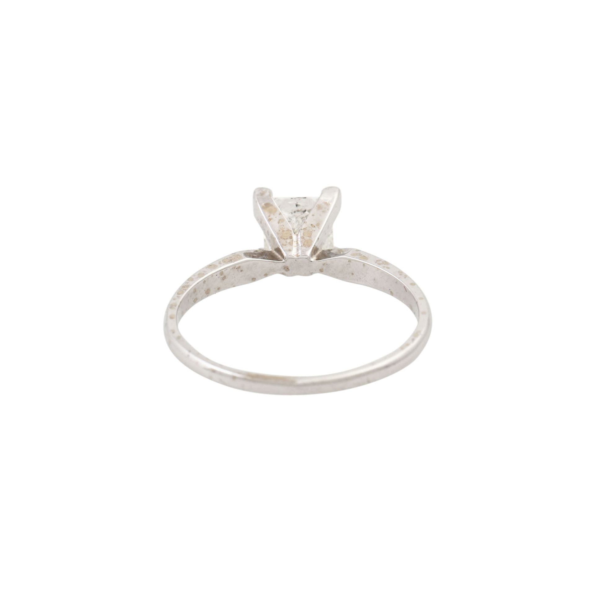 Solitärring mit Prinzess-Diamant von ca. 1 ct, ca. GW (K-L)/P1-P2, WG 14K, 2,1 g, RW: - Image 4 of 5