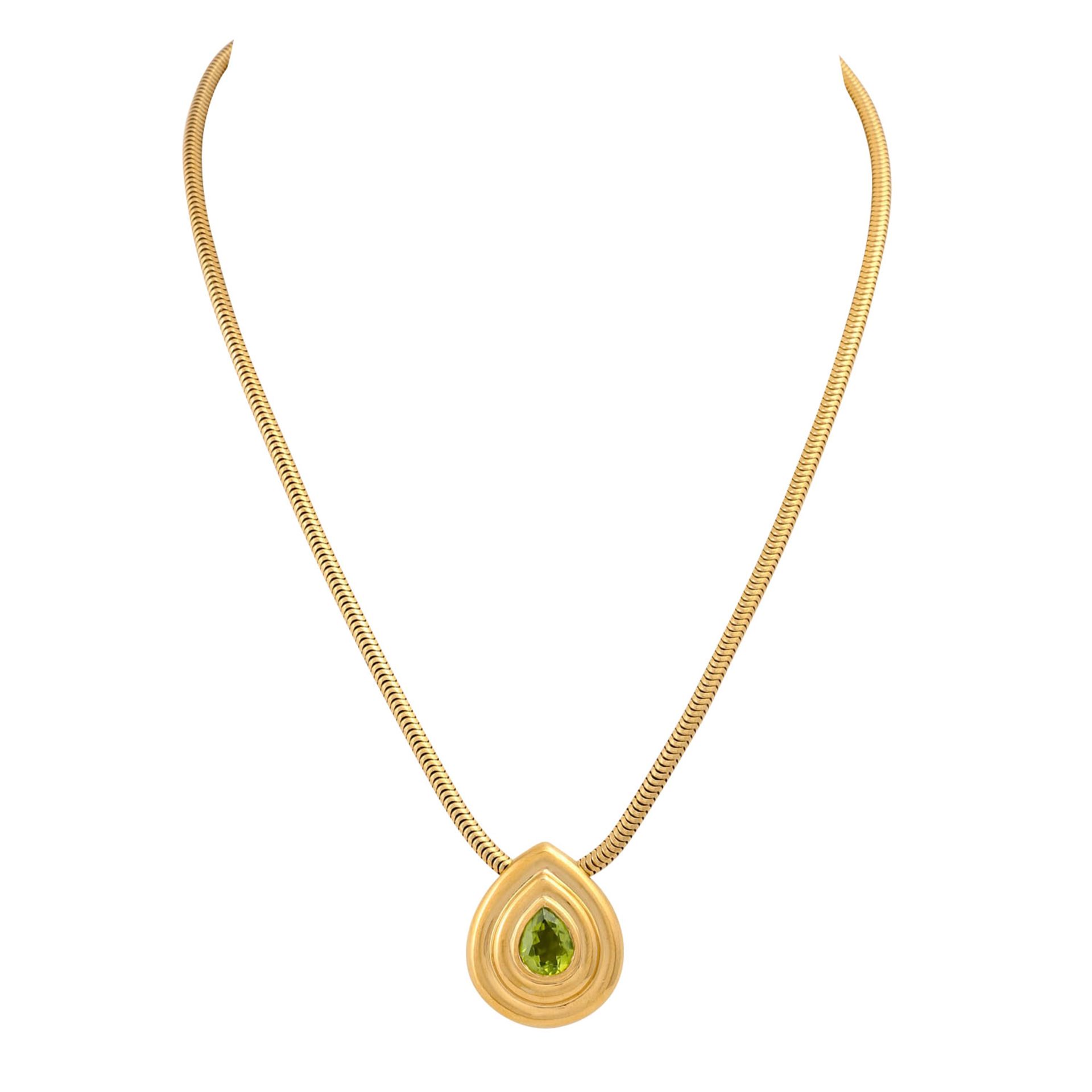 Collier mit Peridot in facettiertem Tropfenschliff von 2,3 ct,