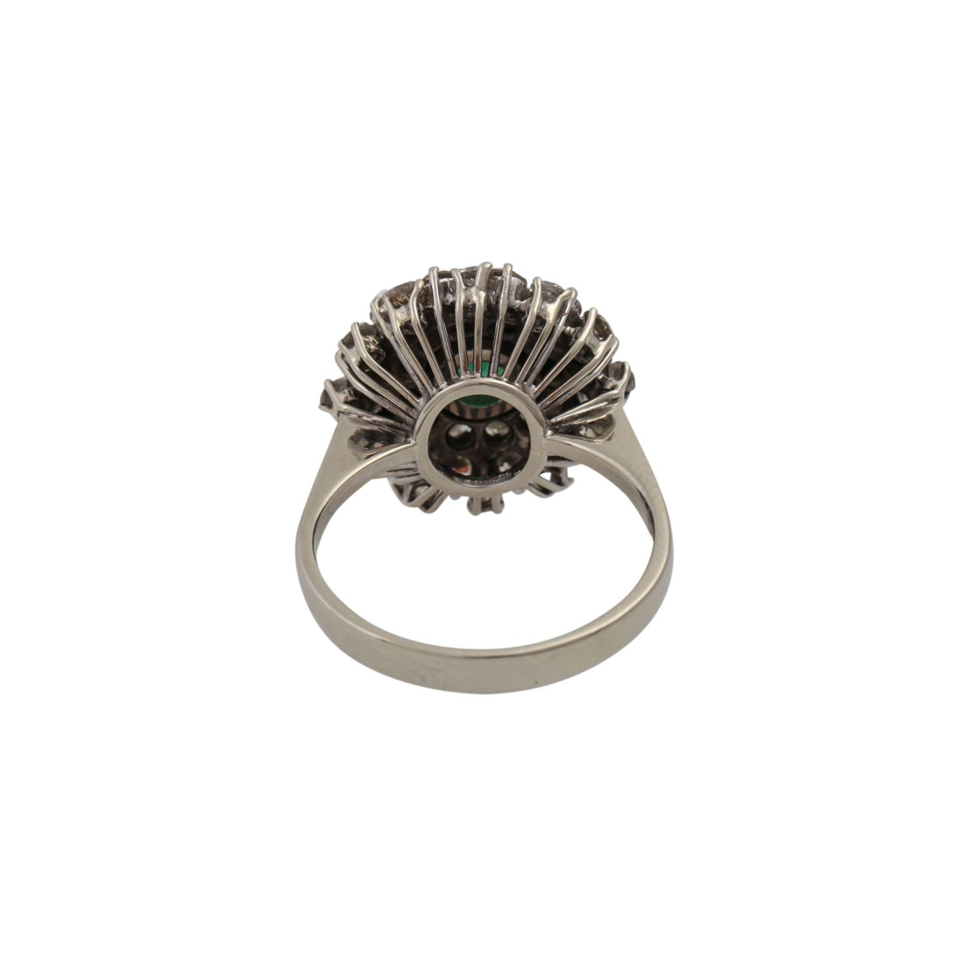 Ring mit Smaragd und Brillanten von zus. ca. 1,3 ct, - Image 4 of 4